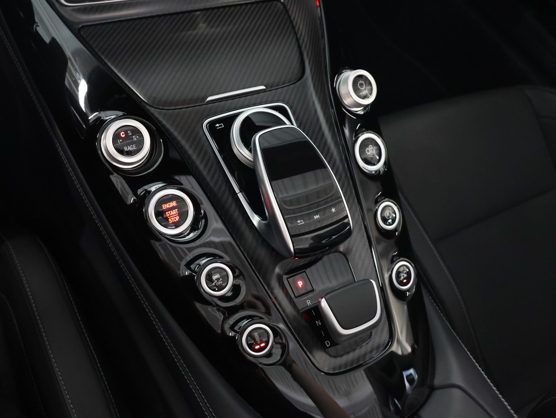 MERCEDES-BENZ AMG GT C Roadster Speedshift DCT *360 Kamera* *Burmester* *Vossen Felgen*-image-29