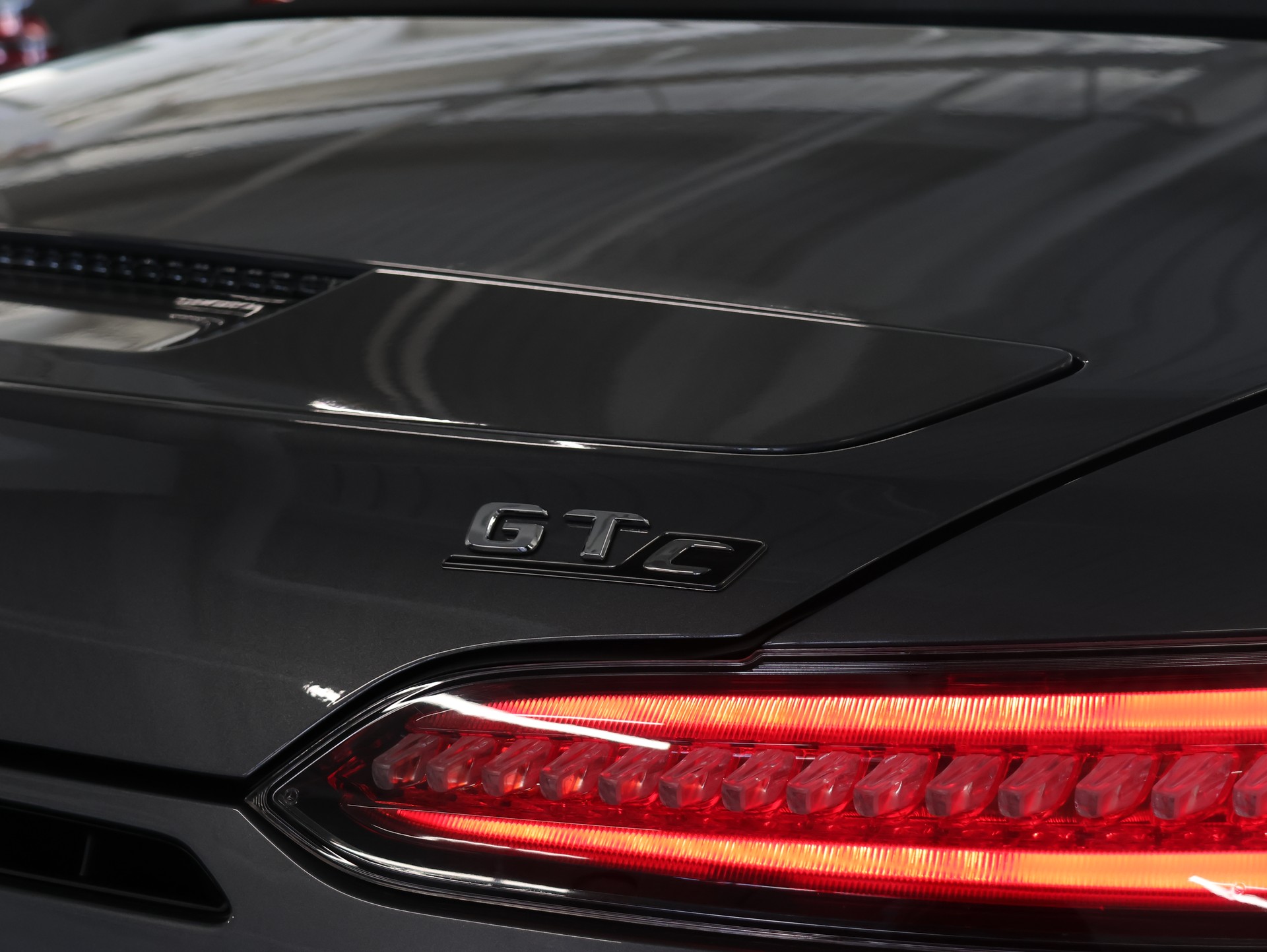 MERCEDES-BENZ AMG GT C Roadster Speedshift DCT *360 Kamera* *Burmester* *Vossen Felgen*-image-38