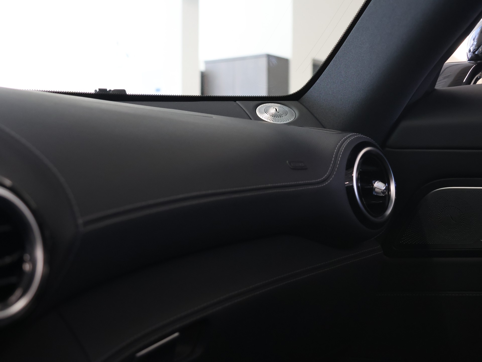 MERCEDES-BENZ AMG GT C Roadster Speedshift DCT *360 Kamera* *Burmester* *Vossen Felgen*-image-33