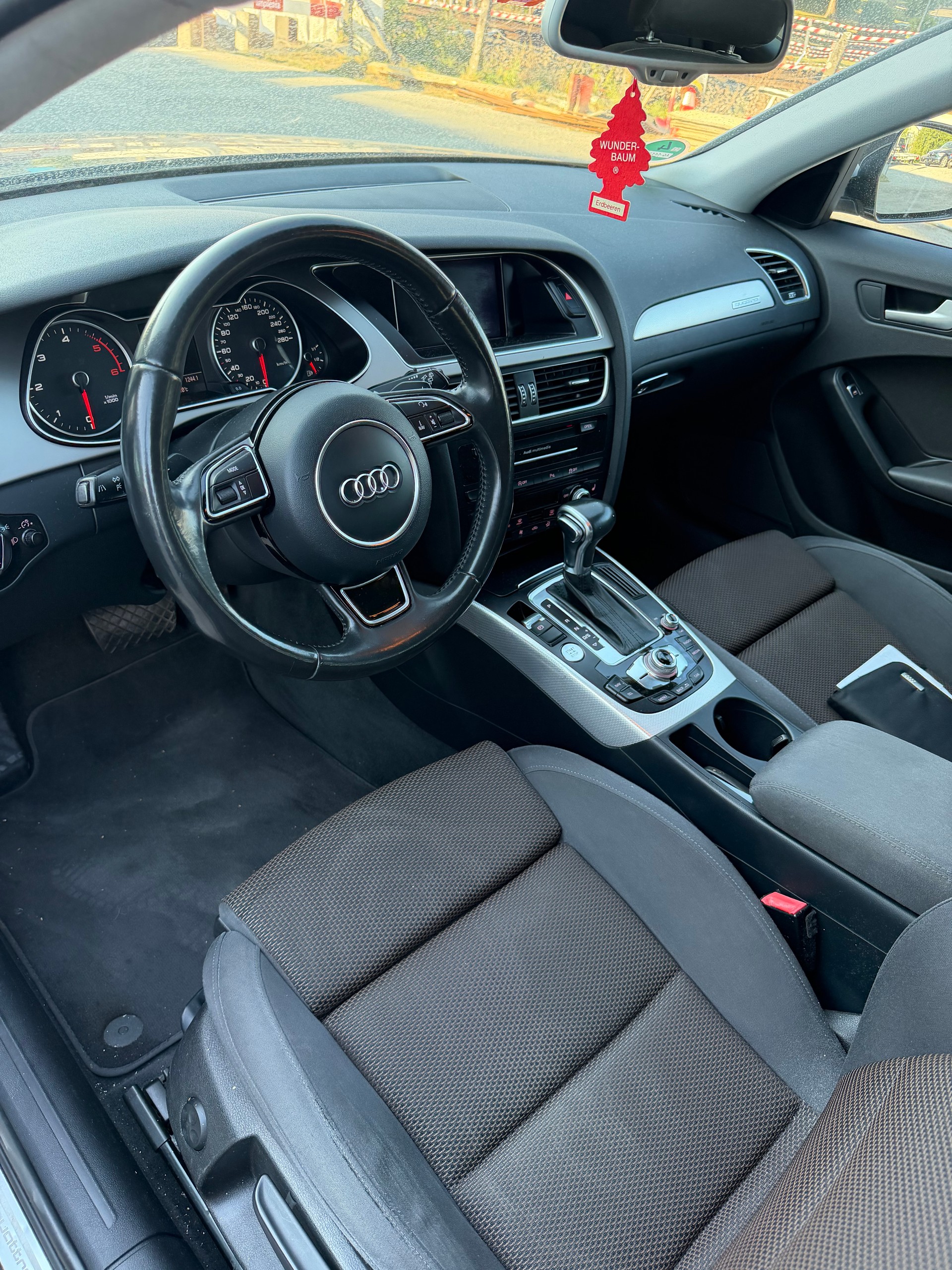 AUDI A4 allroad 3.0 TDI quattro S-tronic-image-8