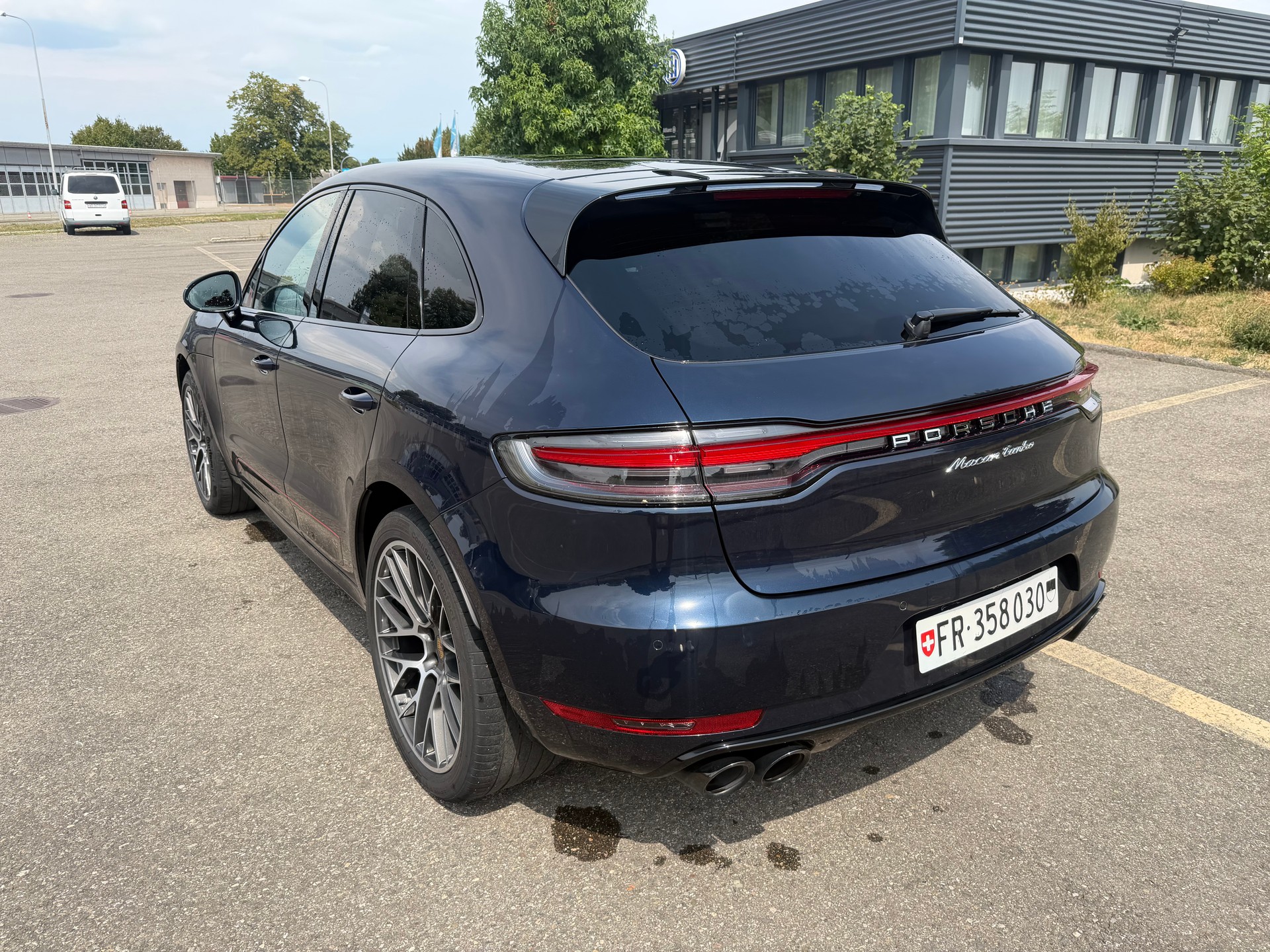 PORSCHE Macan Turbo PDK-image-4