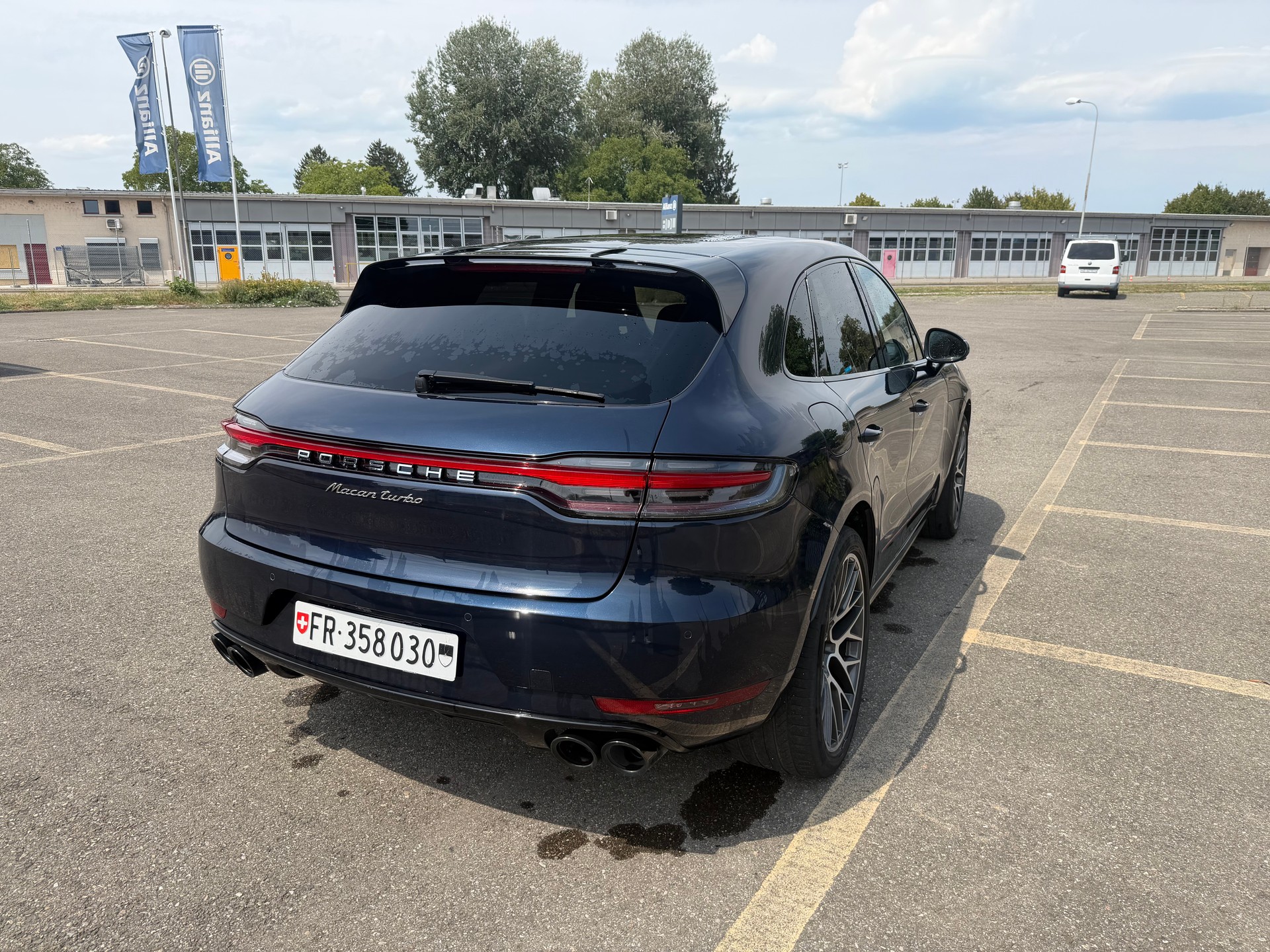 PORSCHE Macan Turbo PDK-image-3