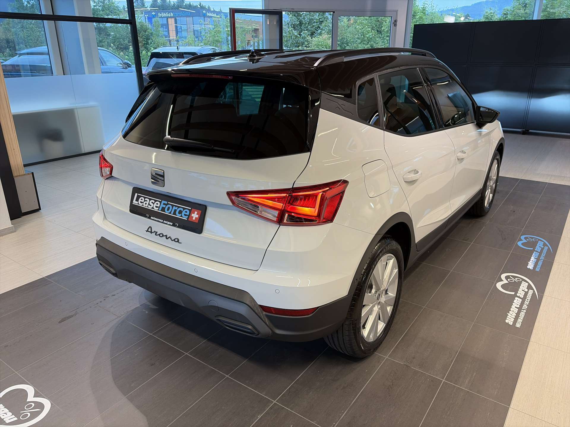 SEAT Arona 1.0 TSi Eco Style DSG-Automat-image-2