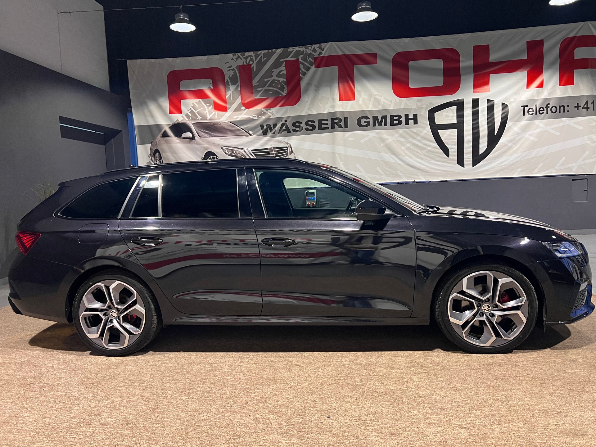 SKODA Octavia Combi 2.0 TDI DSG RS 4x4-image-1