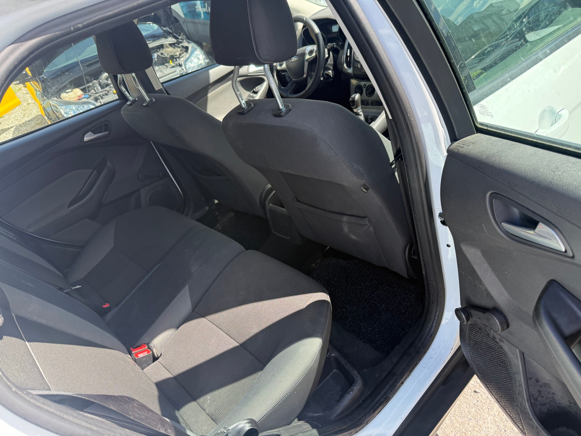 FORD Focus 1.0 SCTi Titanium-image-7