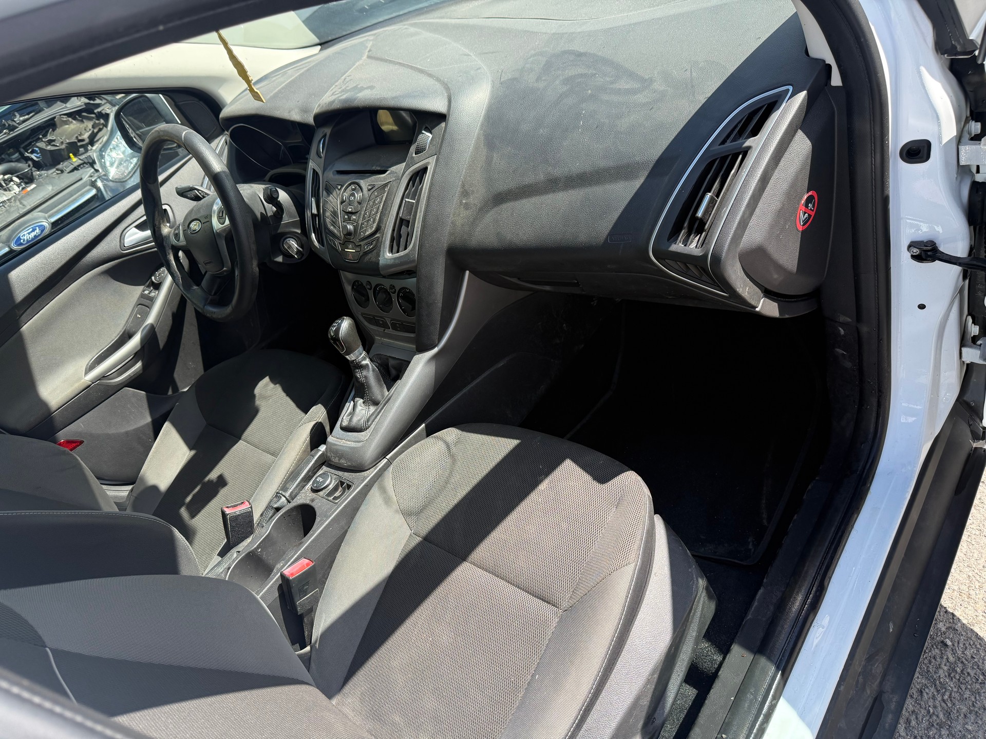 FORD Focus 1.0 SCTi Titanium-image-6