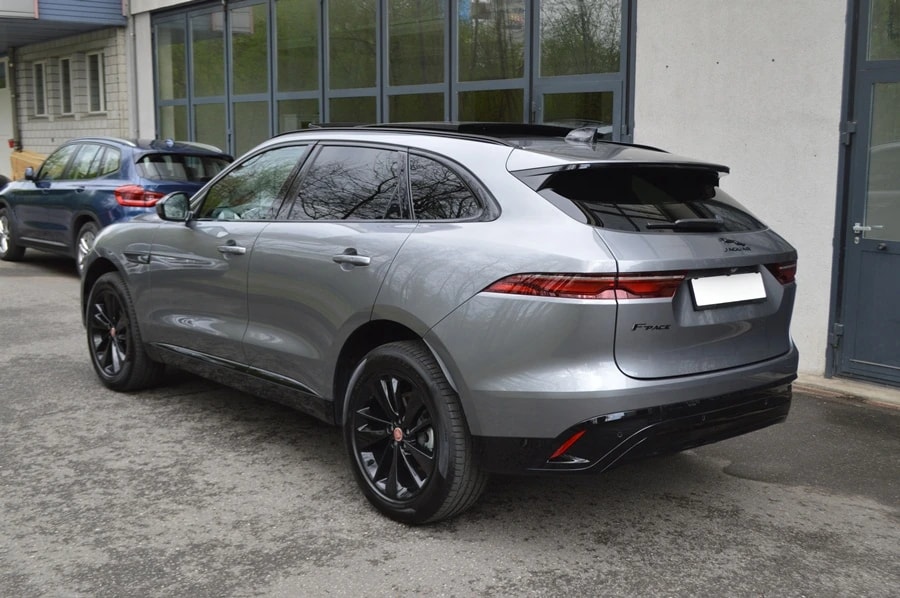 JAGUAR F-Pace 2.0 D200 R-Dynamic MHEV Black AWD I Anhängerkupplung-image-3