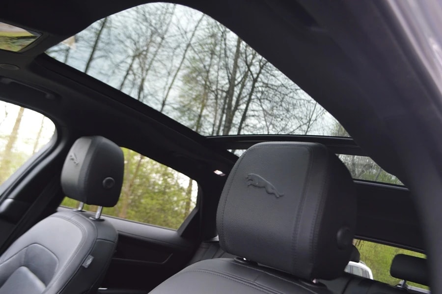 JAGUAR F-Pace 2.0 D200 R-Dynamic MHEV Black AWD I Anhängerkupplung-image-6