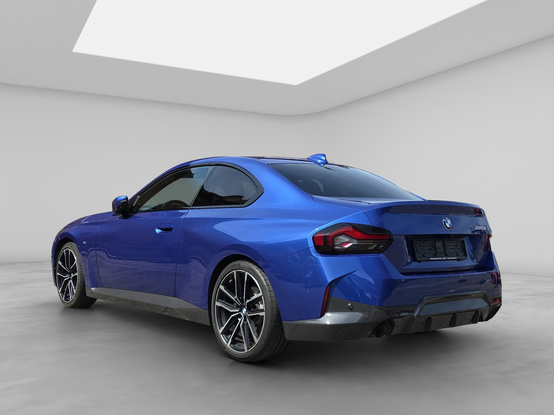 BMW 220i M Sport-image-2