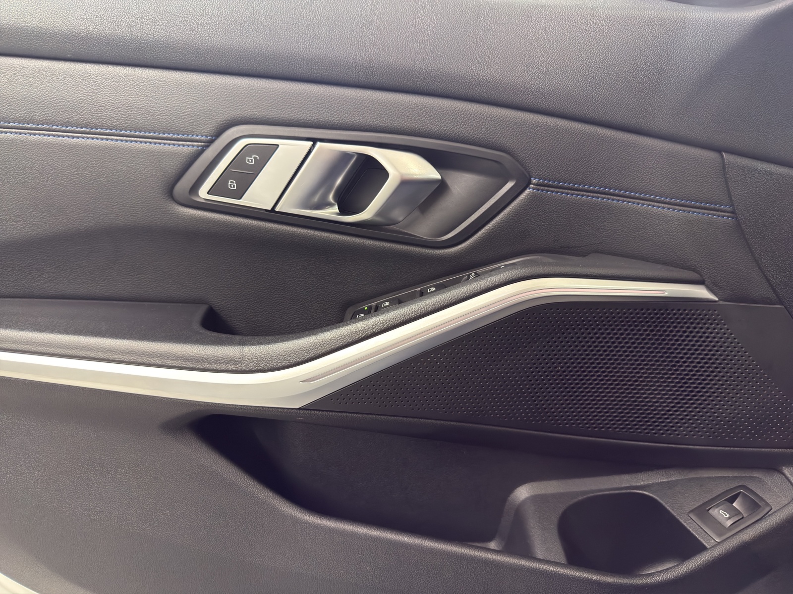 BMW 318d Touring M SPORT-image-15