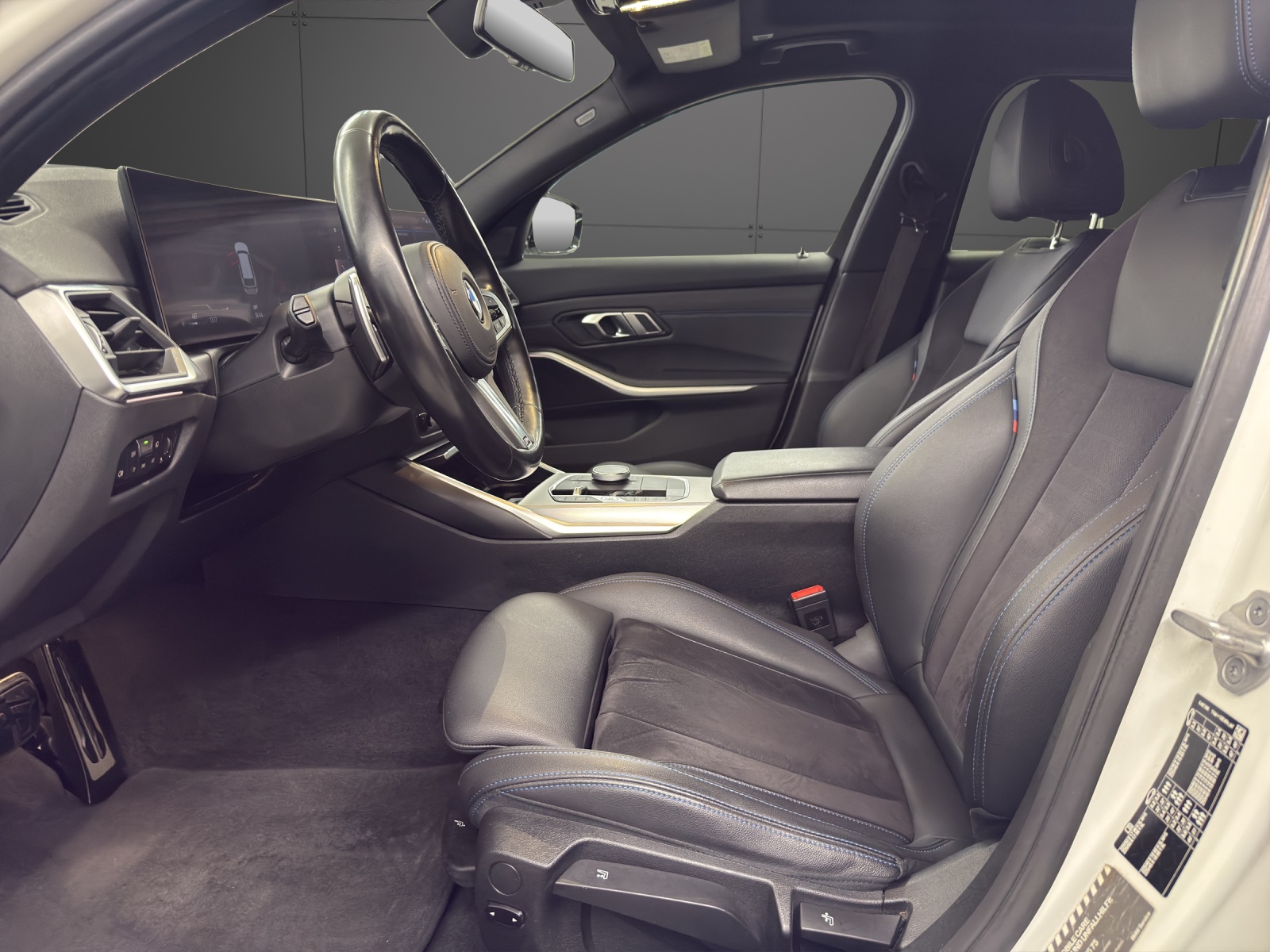 BMW 318d Touring M SPORT-image-6