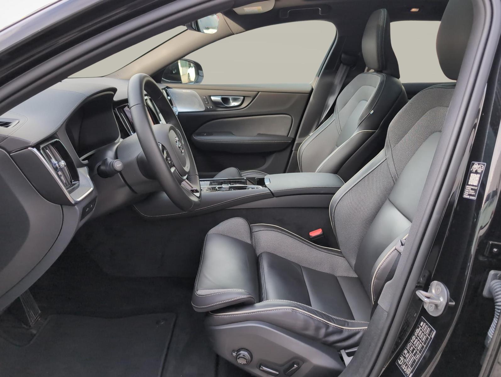 VOLVO V60 2.0 T8 TE Ultra Bright eAWD-image-10