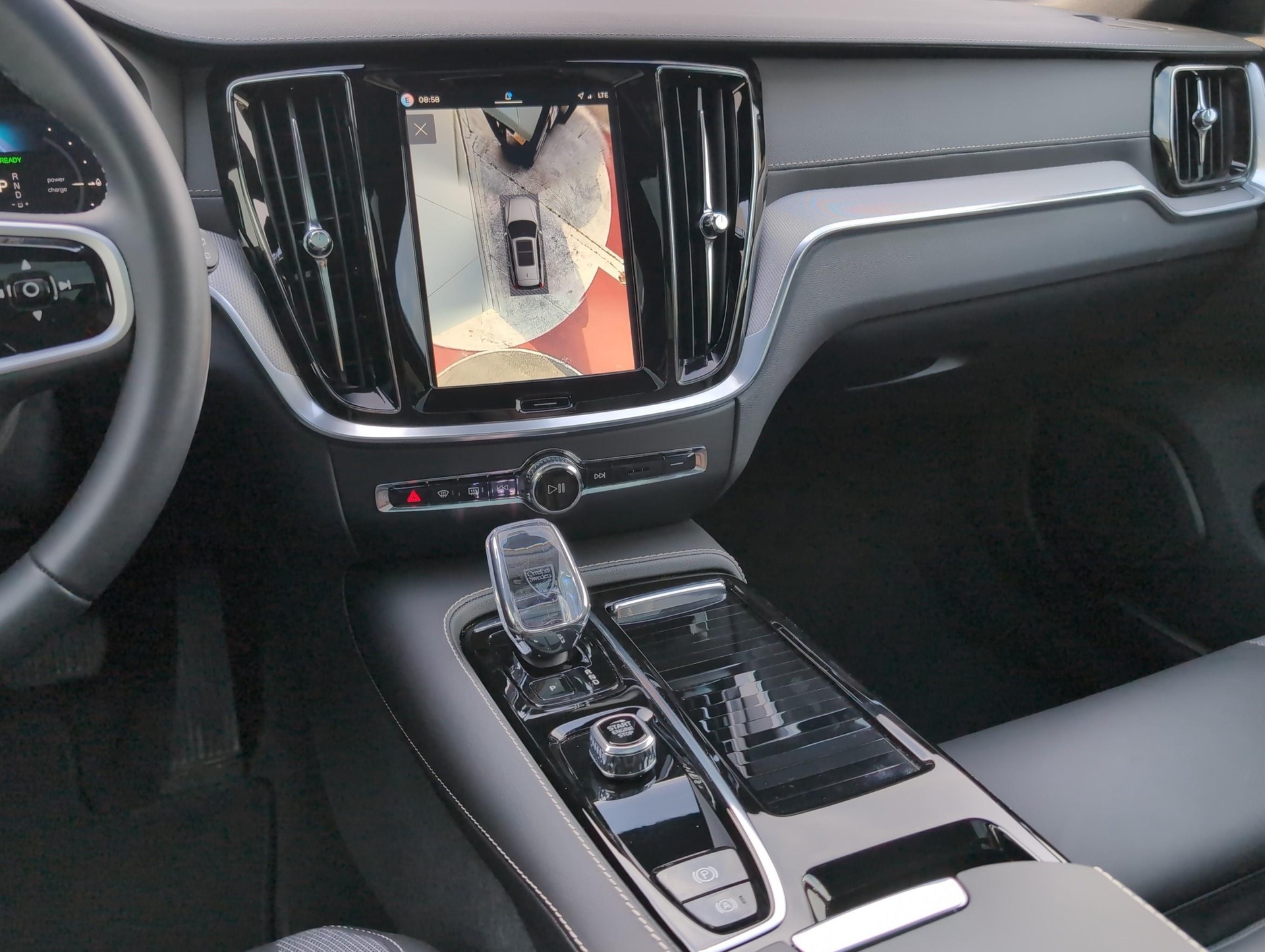 VOLVO V60 2.0 T8 TE Ultra Bright eAWD-image-13
