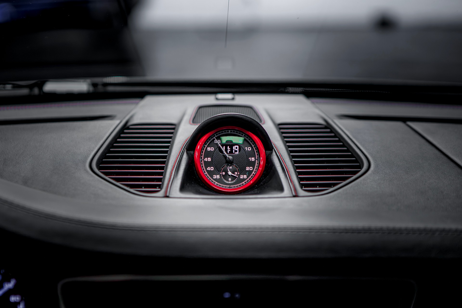 PORSCHE 911 Carrera 4 GTS PDK-image-13