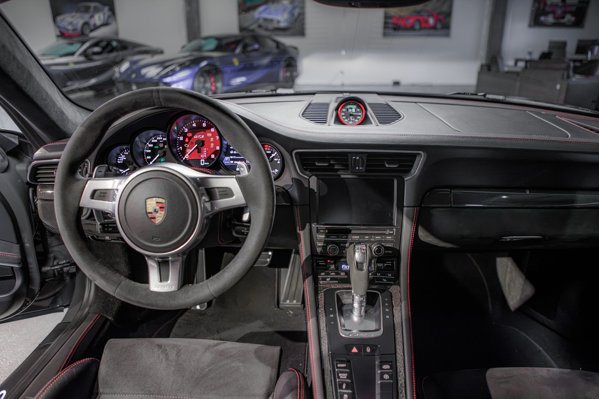 PORSCHE 911 Carrera 4 GTS PDK-image-5