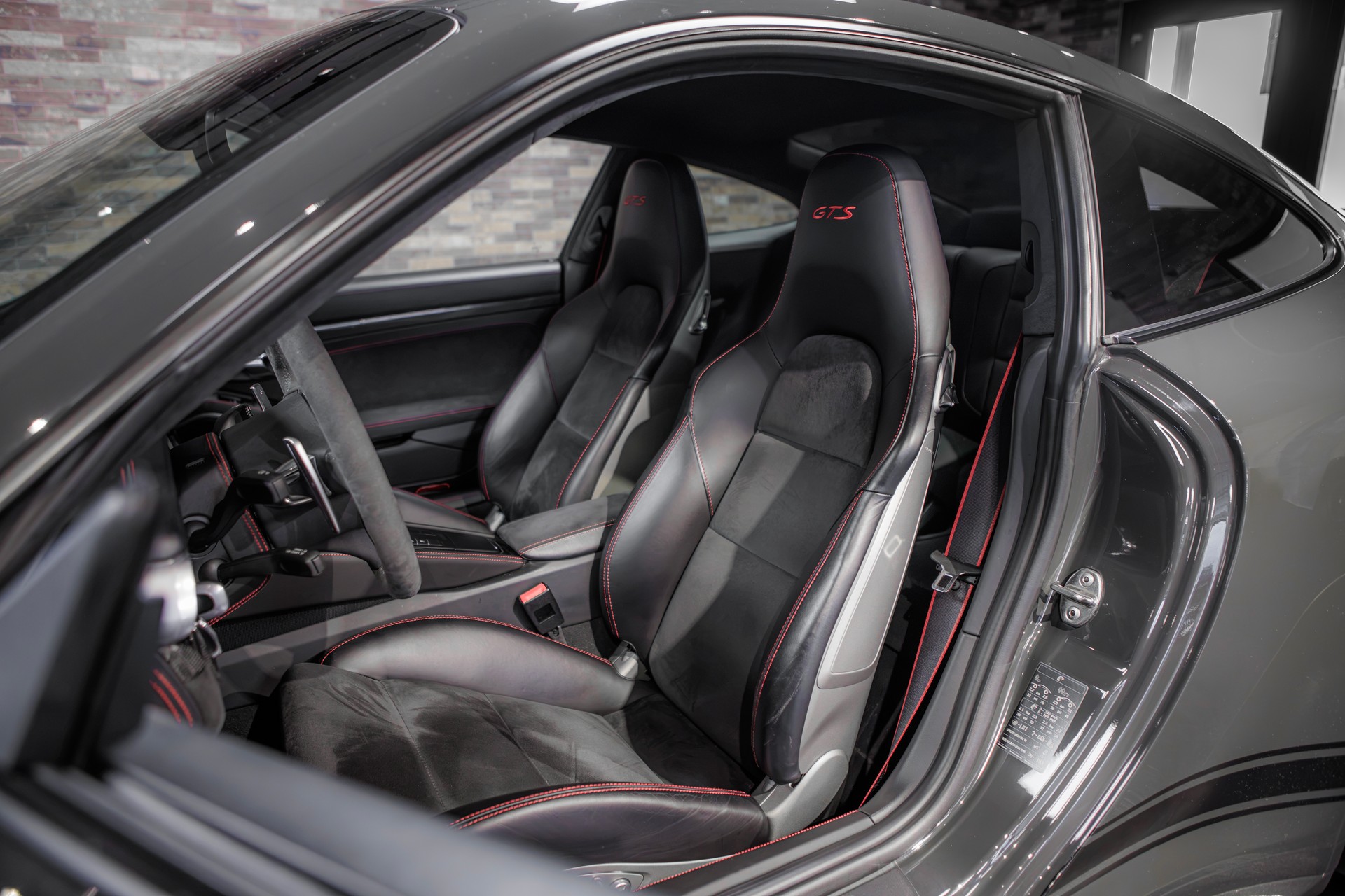 PORSCHE 911 Carrera 4 GTS PDK-image-6