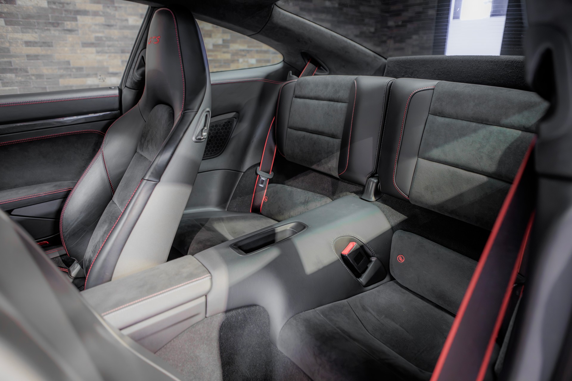 PORSCHE 911 Carrera 4 GTS PDK-image-7