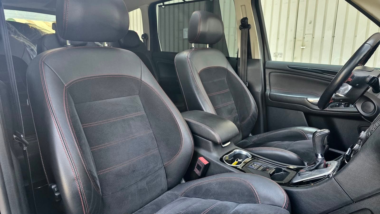 FORD S-Max 2.0 SCTi TitaniumS PowerShift-image-8