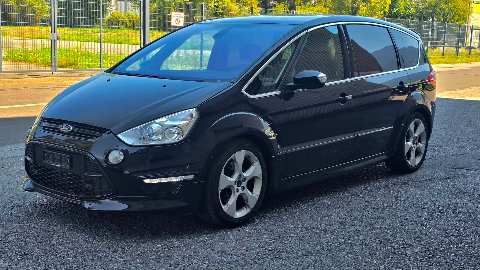 FORD S-Max 2.0 SCTi TitaniumS PowerShift-image-2