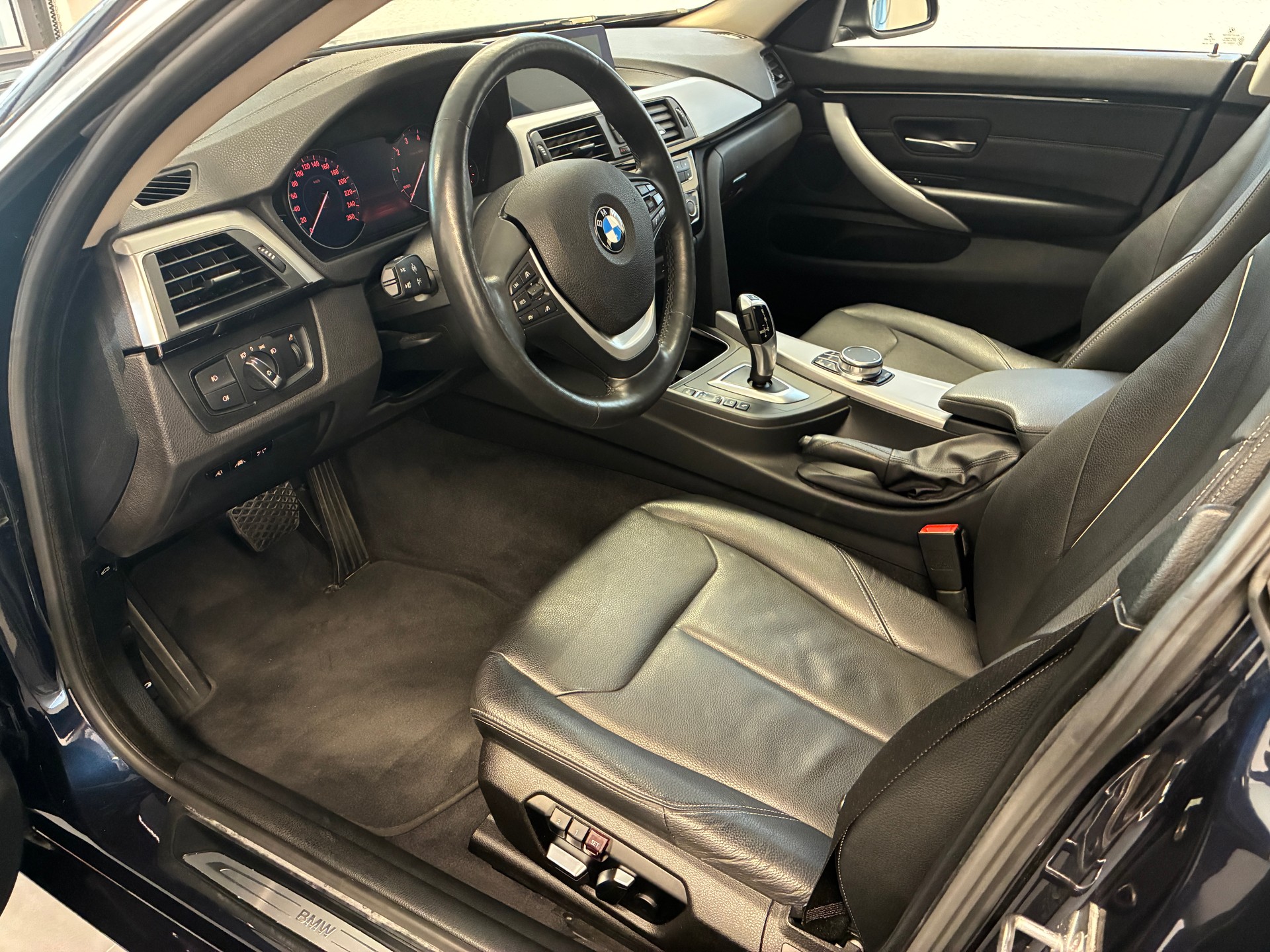 BMW 430i xDrive Gran Coupé-image-8
