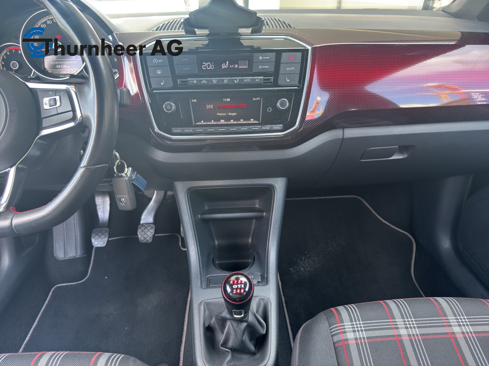 VW Up 1.0 TSI GTI-image-11