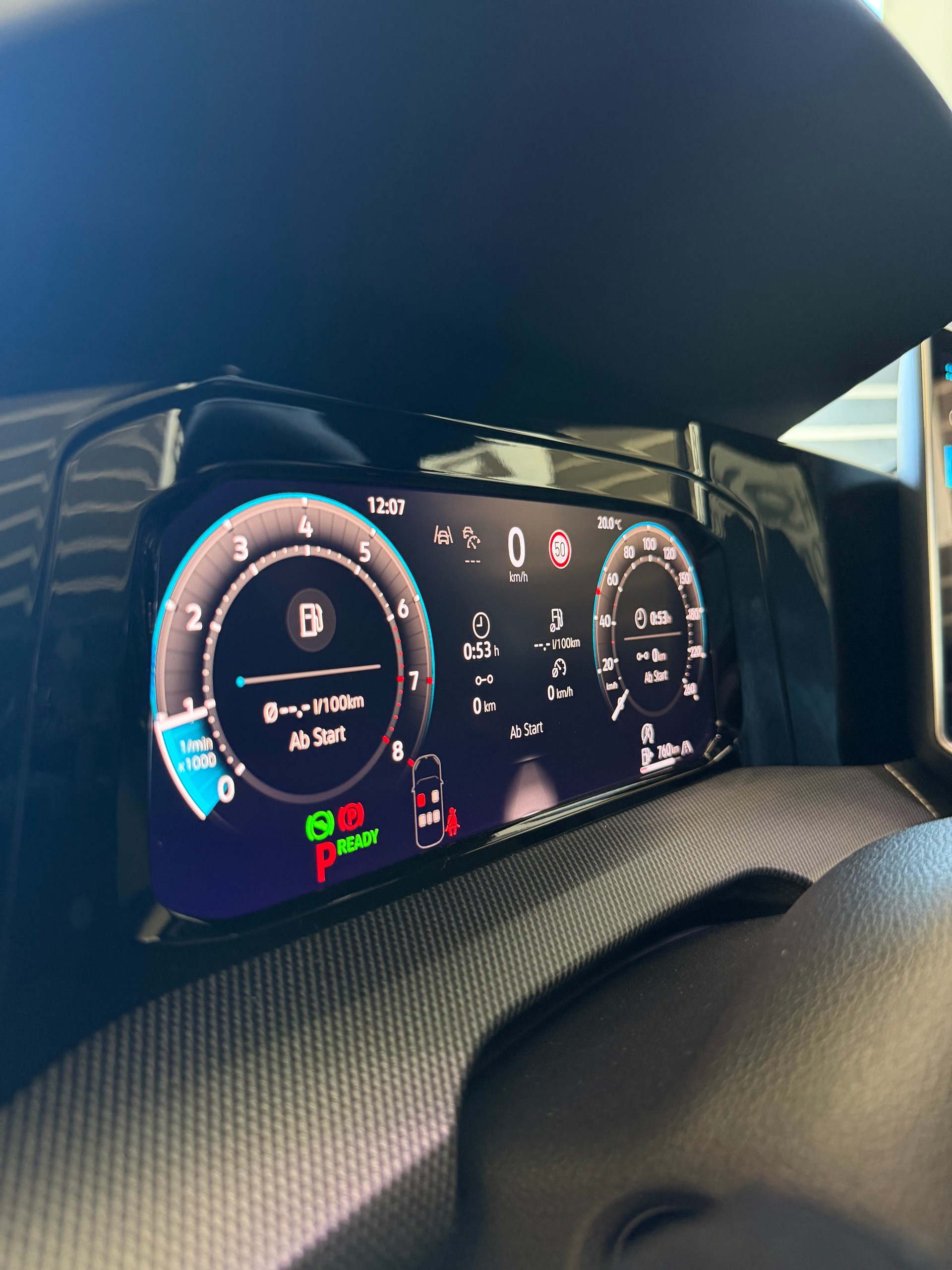 VW Golf VIII 1.5 eTSI R-Line DSG-image-15