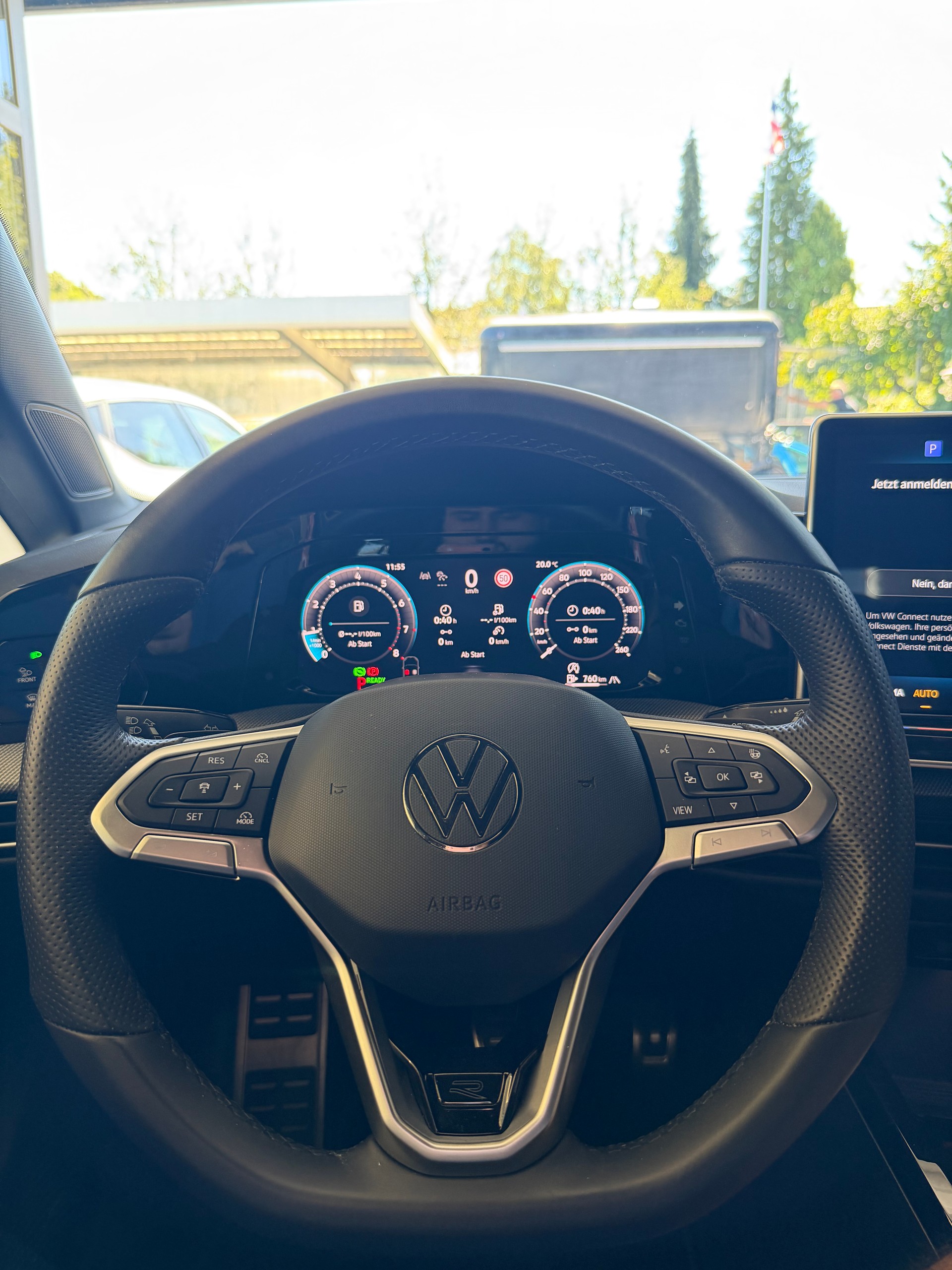 VW Golf VIII 1.5 eTSI R-Line DSG-image-14