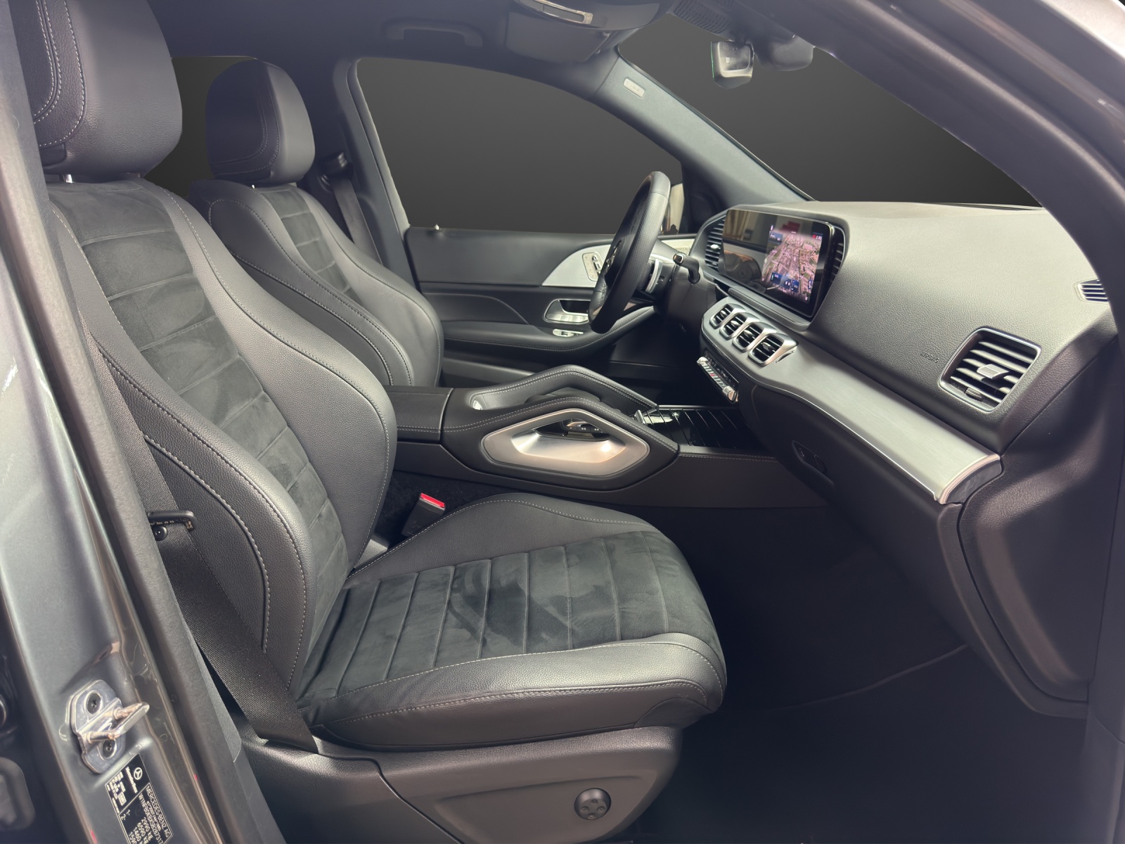 MERCEDES-BENZ GLE 300 d 4Matic-image-11