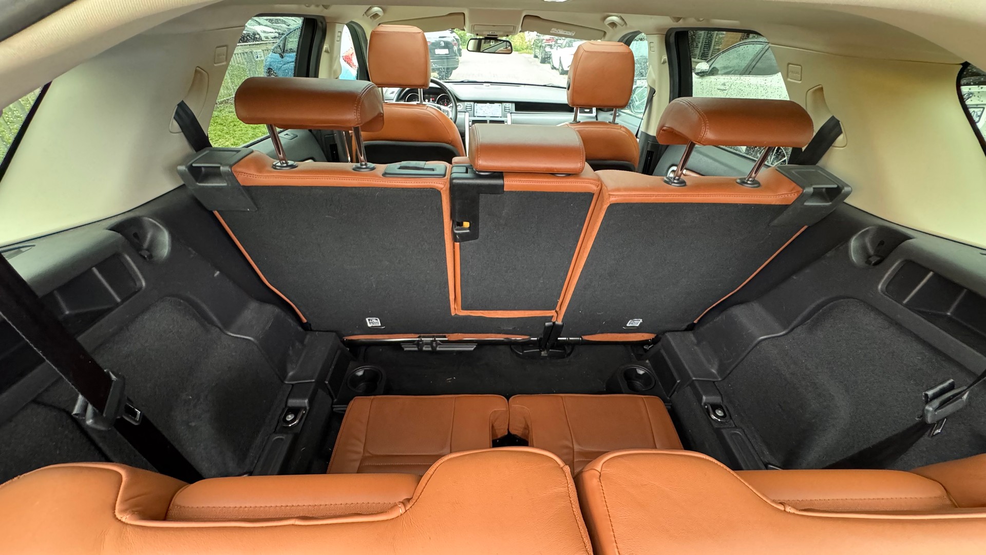 LAND ROVER Discovery Sport 2.0 TD4 HSE Luxury AT9-image-12