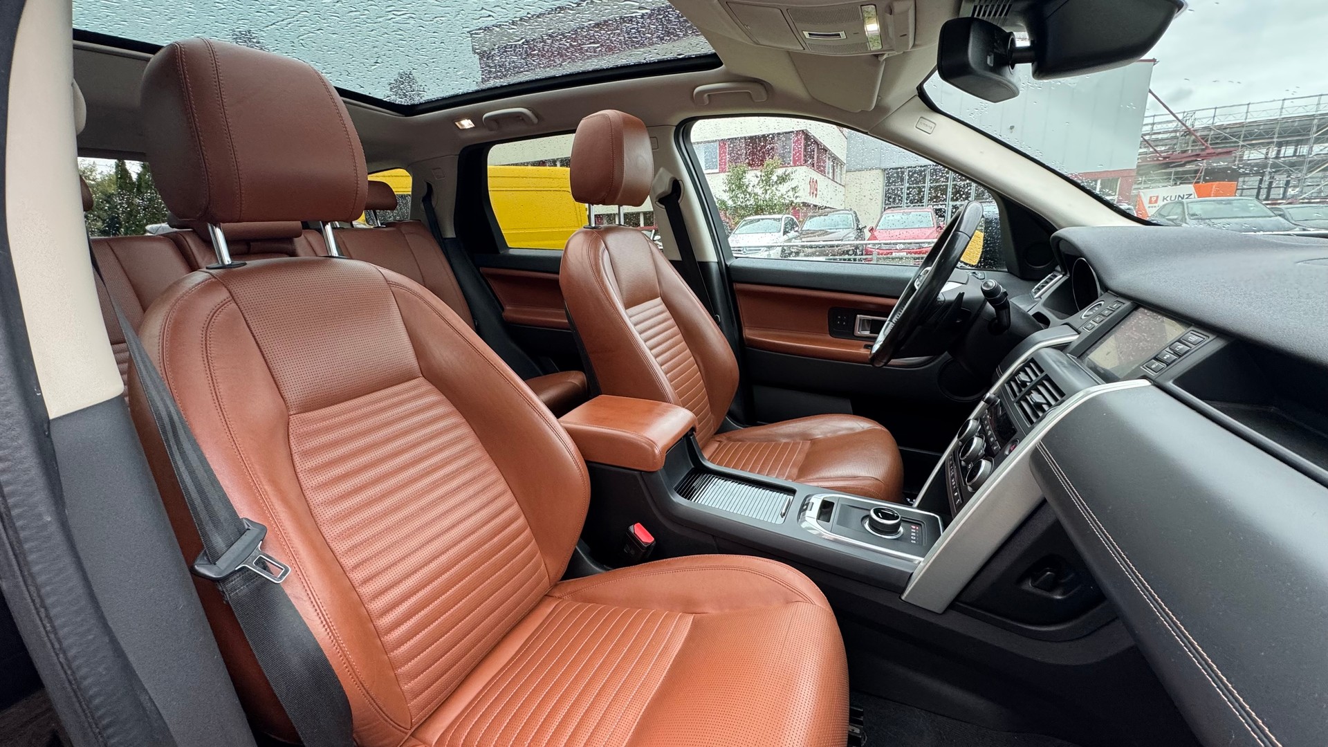 LAND ROVER Discovery Sport 2.0 TD4 HSE Luxury AT9-image-9