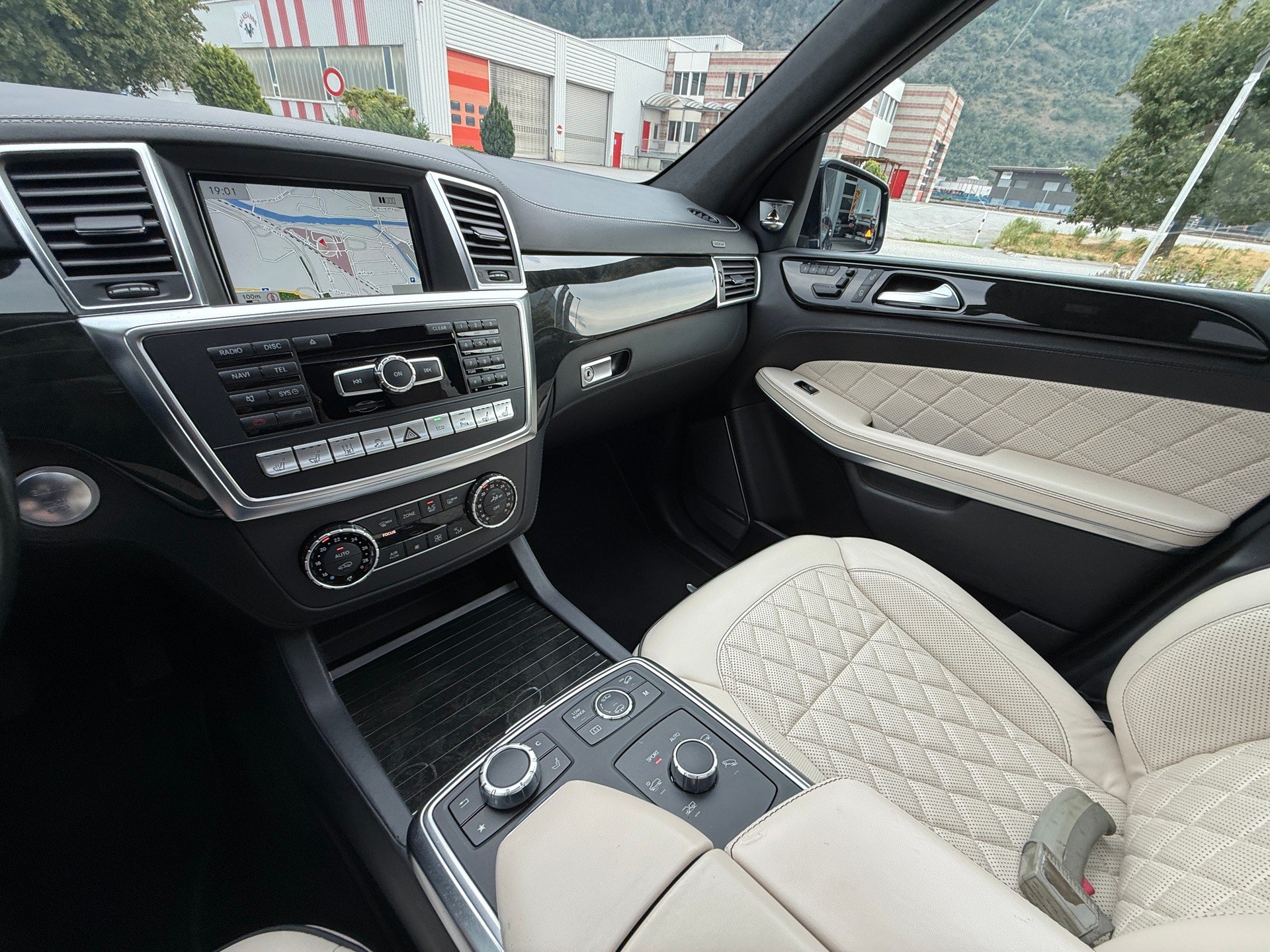 MERCEDES-BENZ GL 500 4Matic 7G-Tronic-image-10