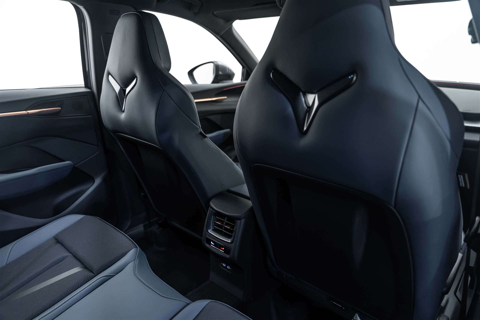 CUPRA CUPRA Terramar 1.5 eTSi DSG-Automat-image-12