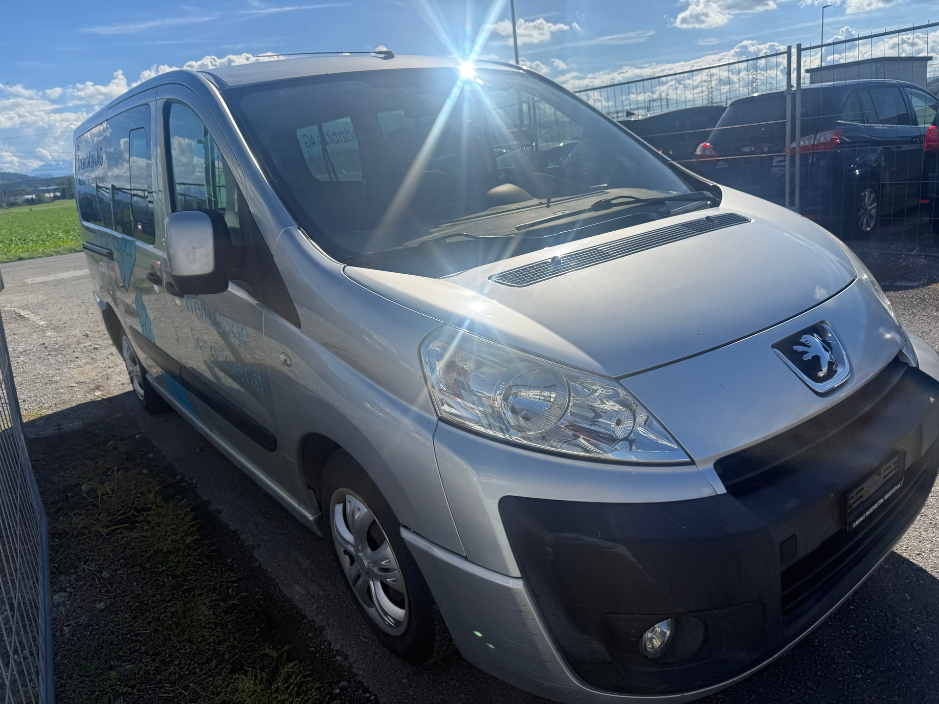 PEUGEOT Expert Tepee 2.0 HDi Confort L2-image-1