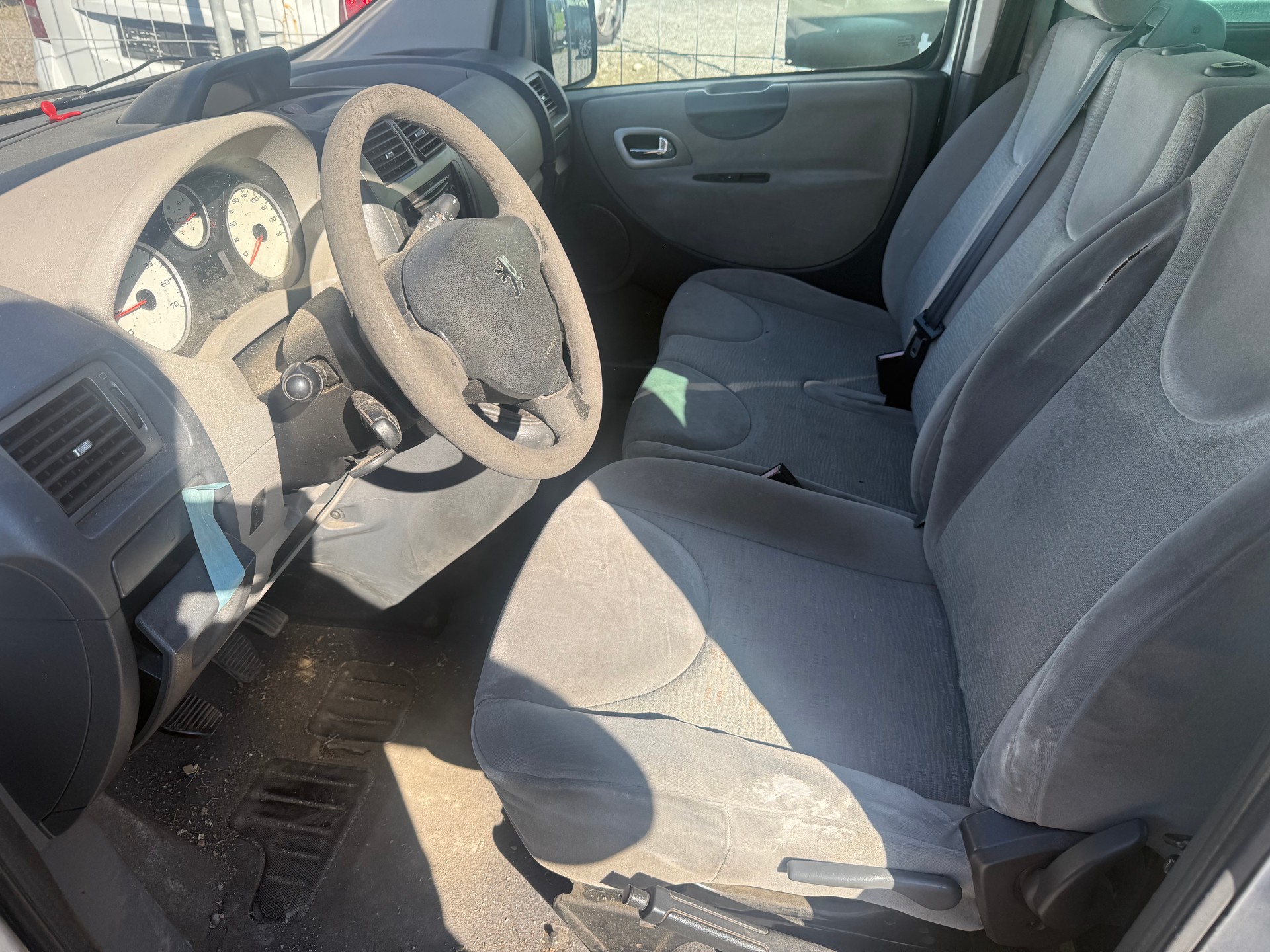 PEUGEOT Expert Tepee 2.0 HDi Confort L2-image-6