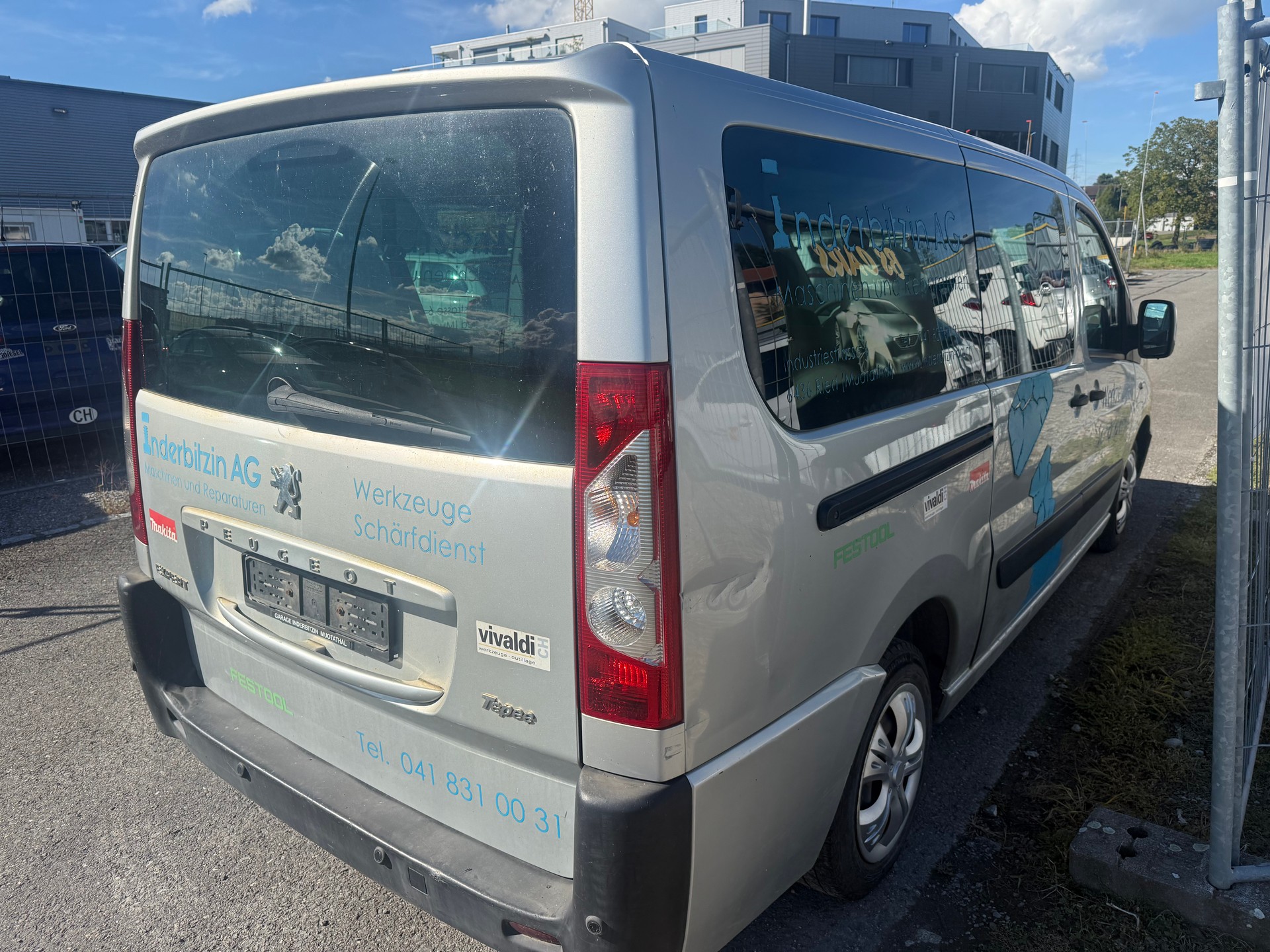 PEUGEOT Expert Tepee 2.0 HDi Confort L2-image-3