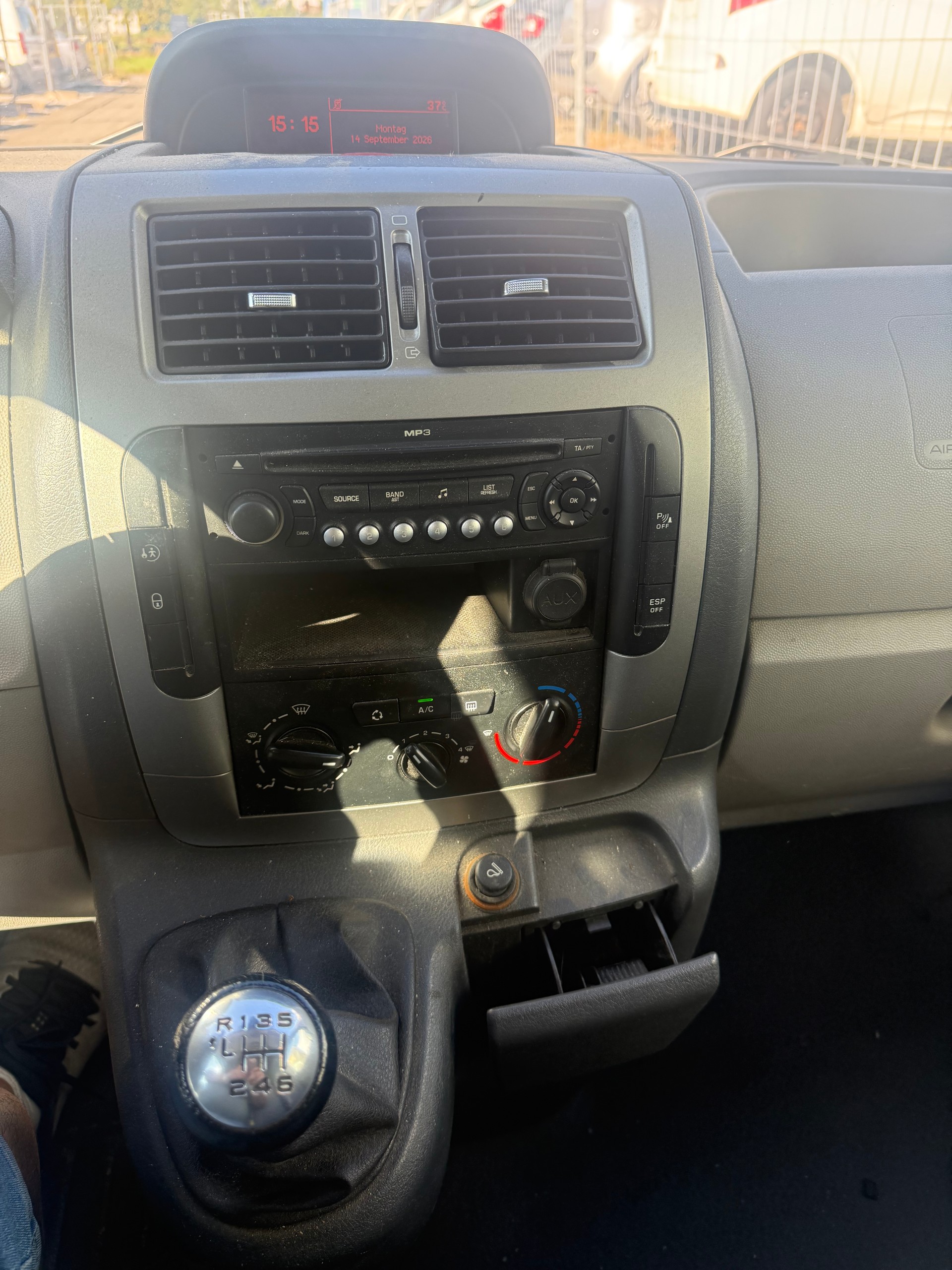 PEUGEOT Expert Tepee 2.0 HDi Confort L2-image-4
