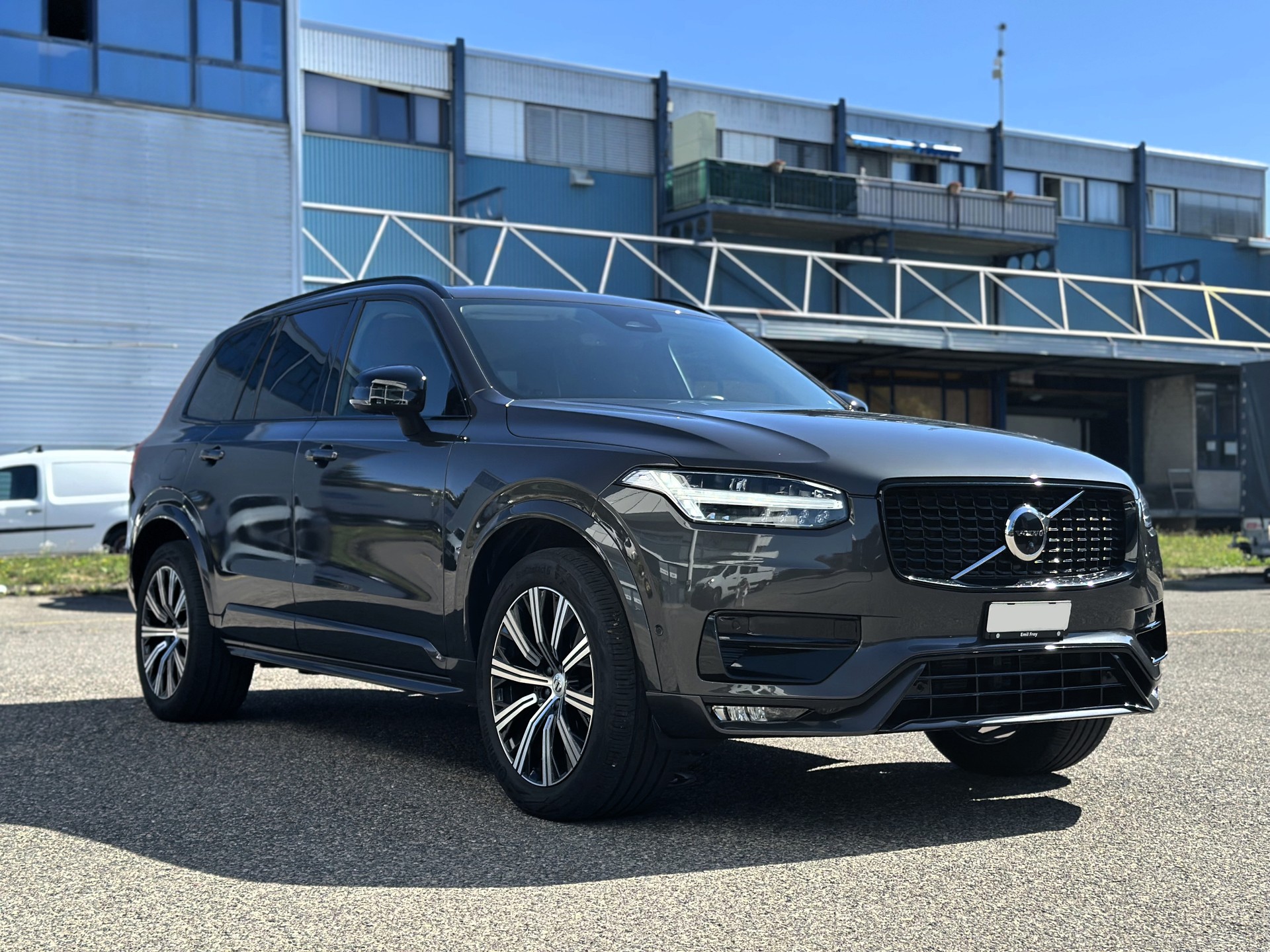 VOLVO XC90 B5 Diesel Mild Hybrid AWD Plus Dark-image-2
