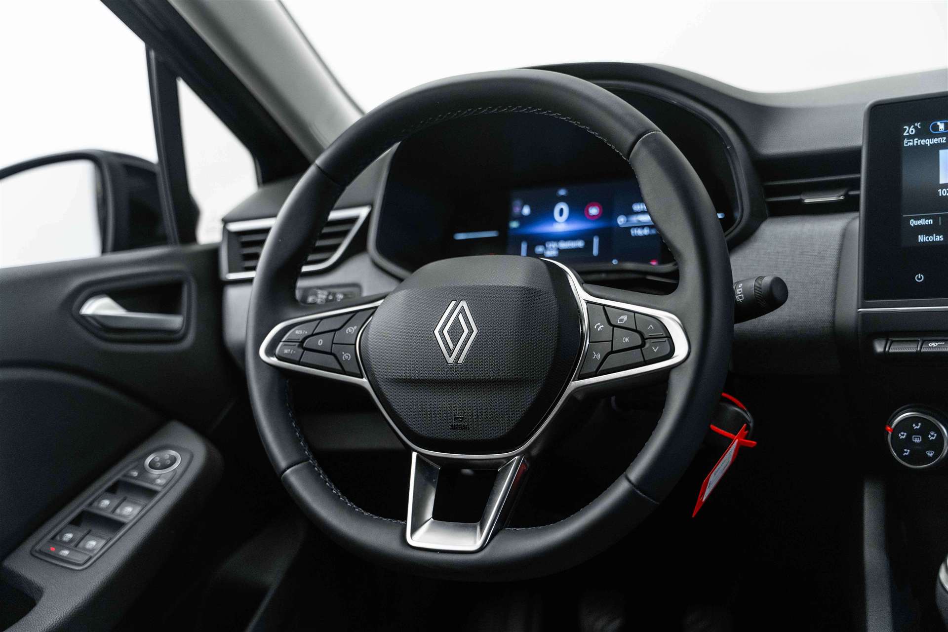 RENAULT Clio 1.5 DCi Evolution 100PS-image-9