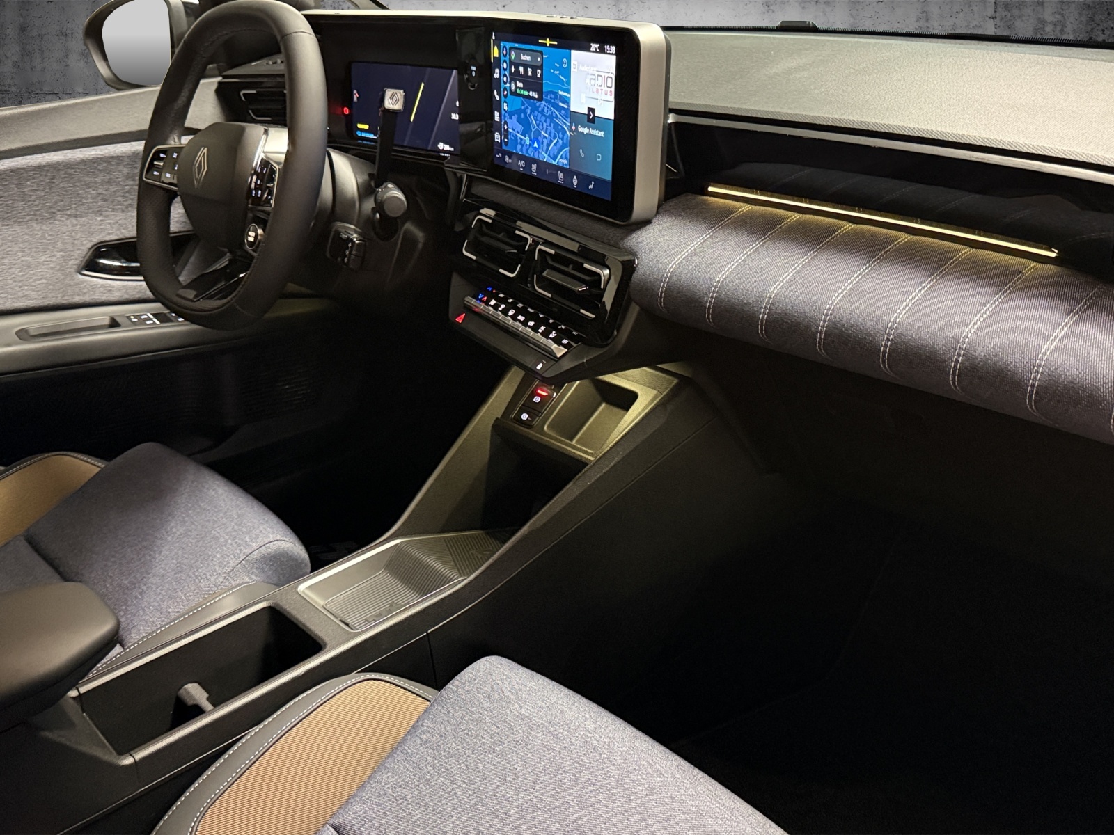 RENAULT R5 E-Tech Comfort Range 52 kWh Techno-image-8