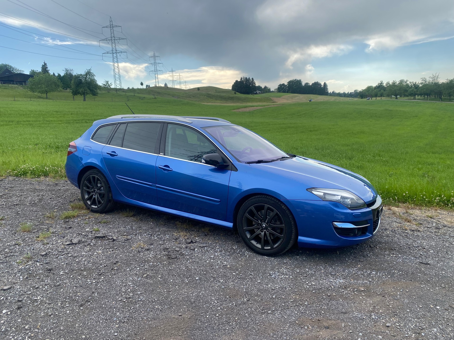 RENAULT Laguna Grandtour 2.0 dCi Bose Automatic-image-2