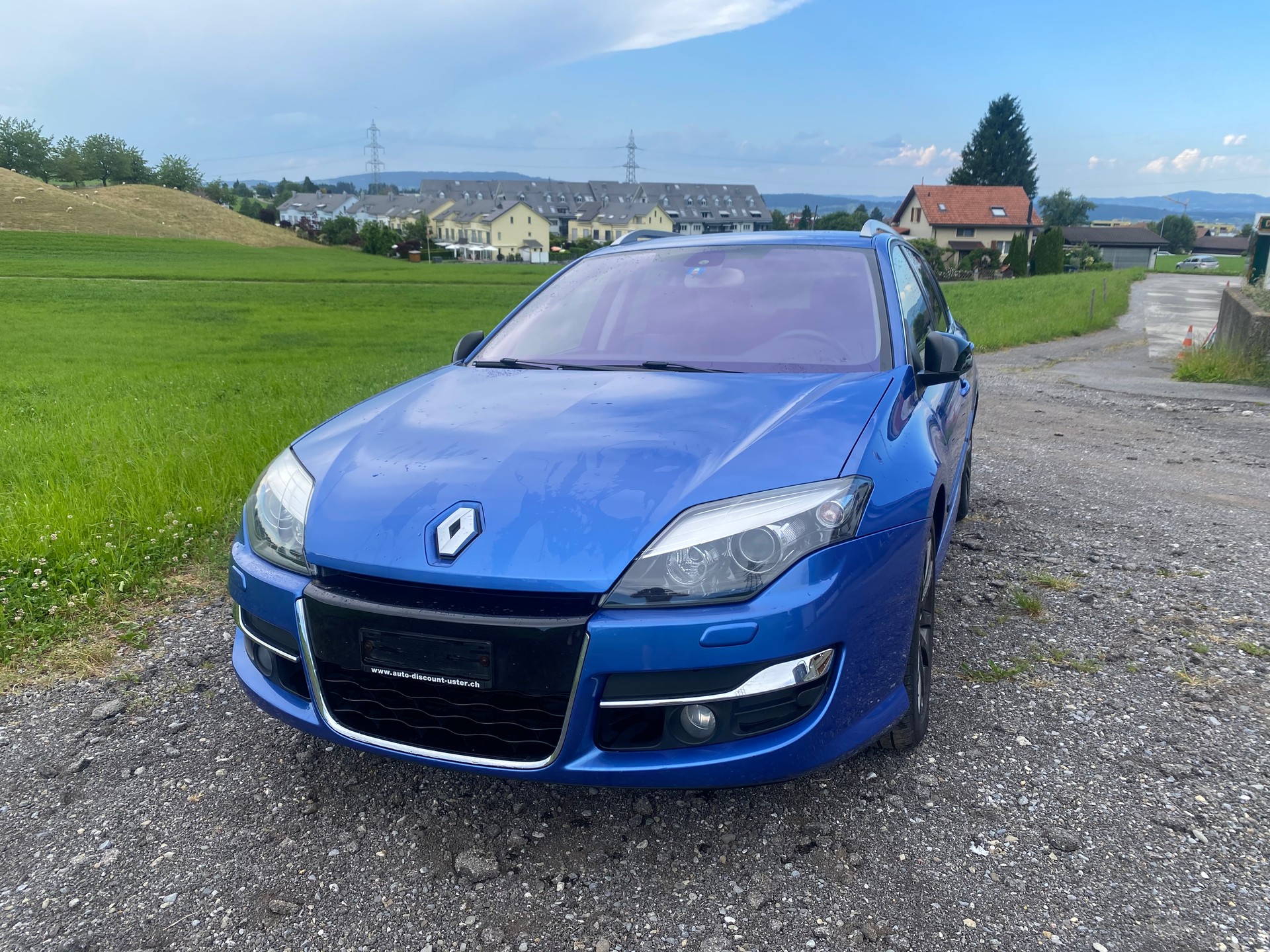 RENAULT Laguna Grandtour 2.0 dCi Bose Automatic-image-4