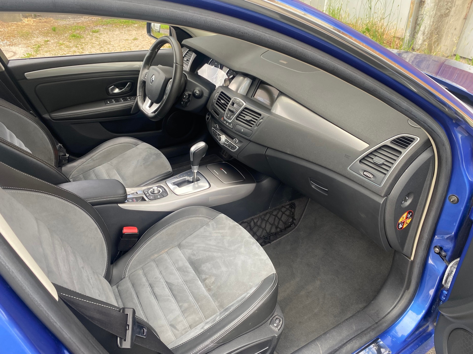 RENAULT Laguna Grandtour 2.0 dCi Bose Automatic-image-7