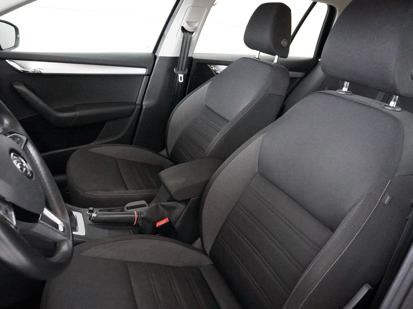 SKODA Octavia Combi 1.4 TSI Ambition-image-3