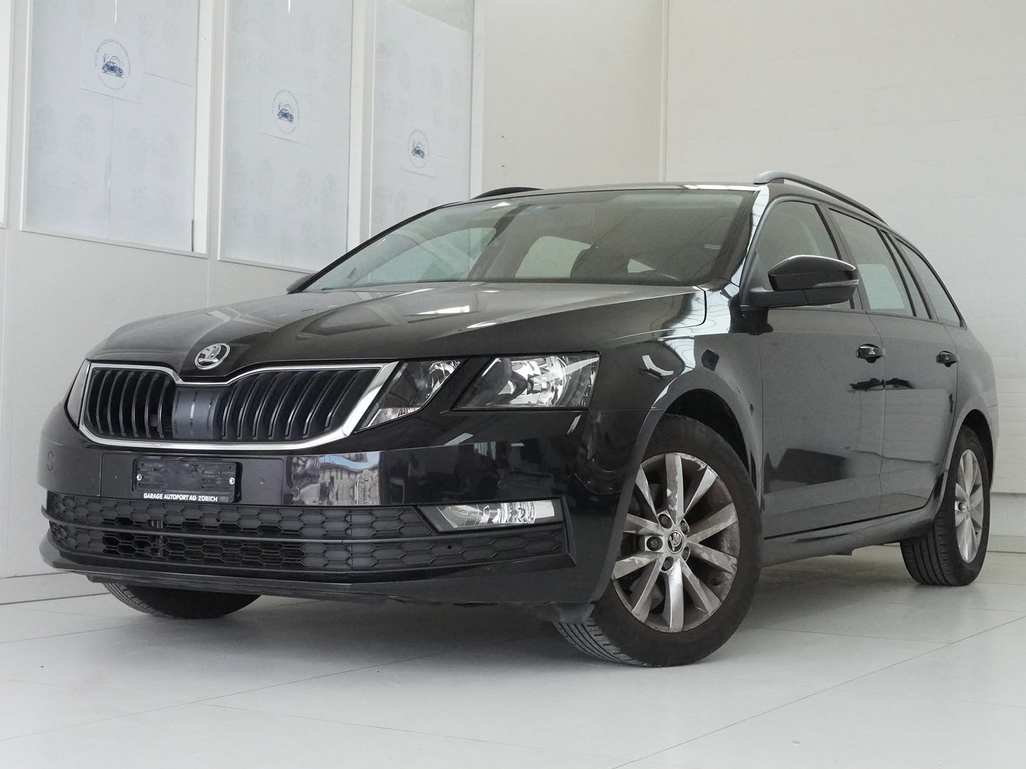 SKODA Octavia Combi 1.4 TSI Ambition-image-0