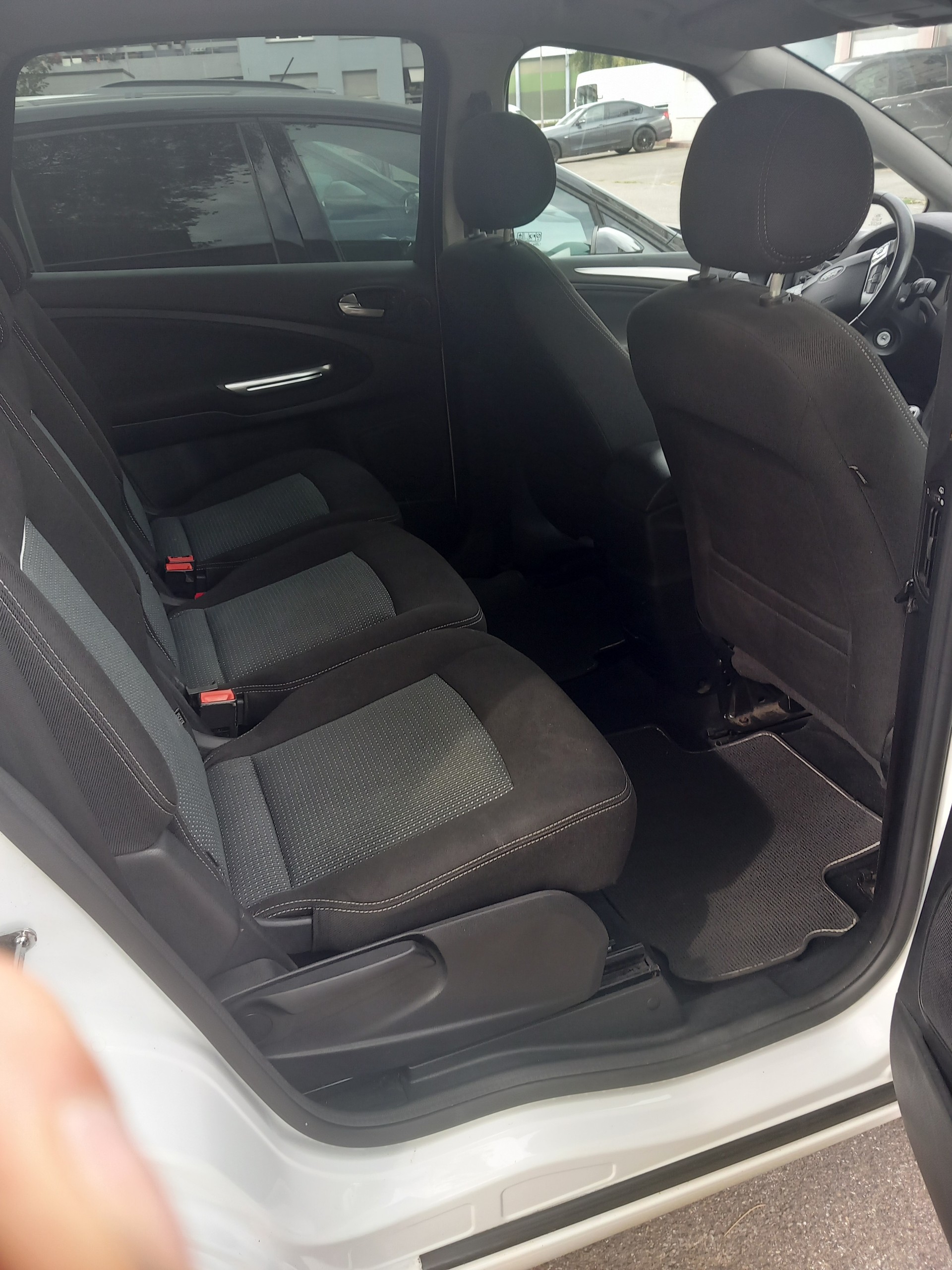 FORD S-Max 1.6 SCTi Titanium-image-7