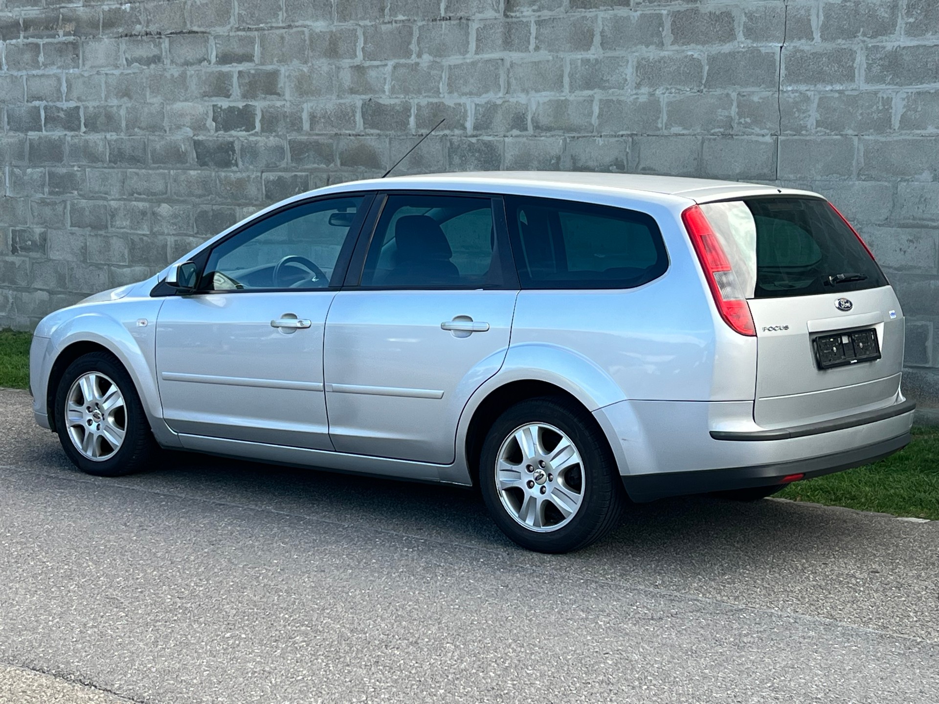 FORD Focus 2.0i Carving-image-2