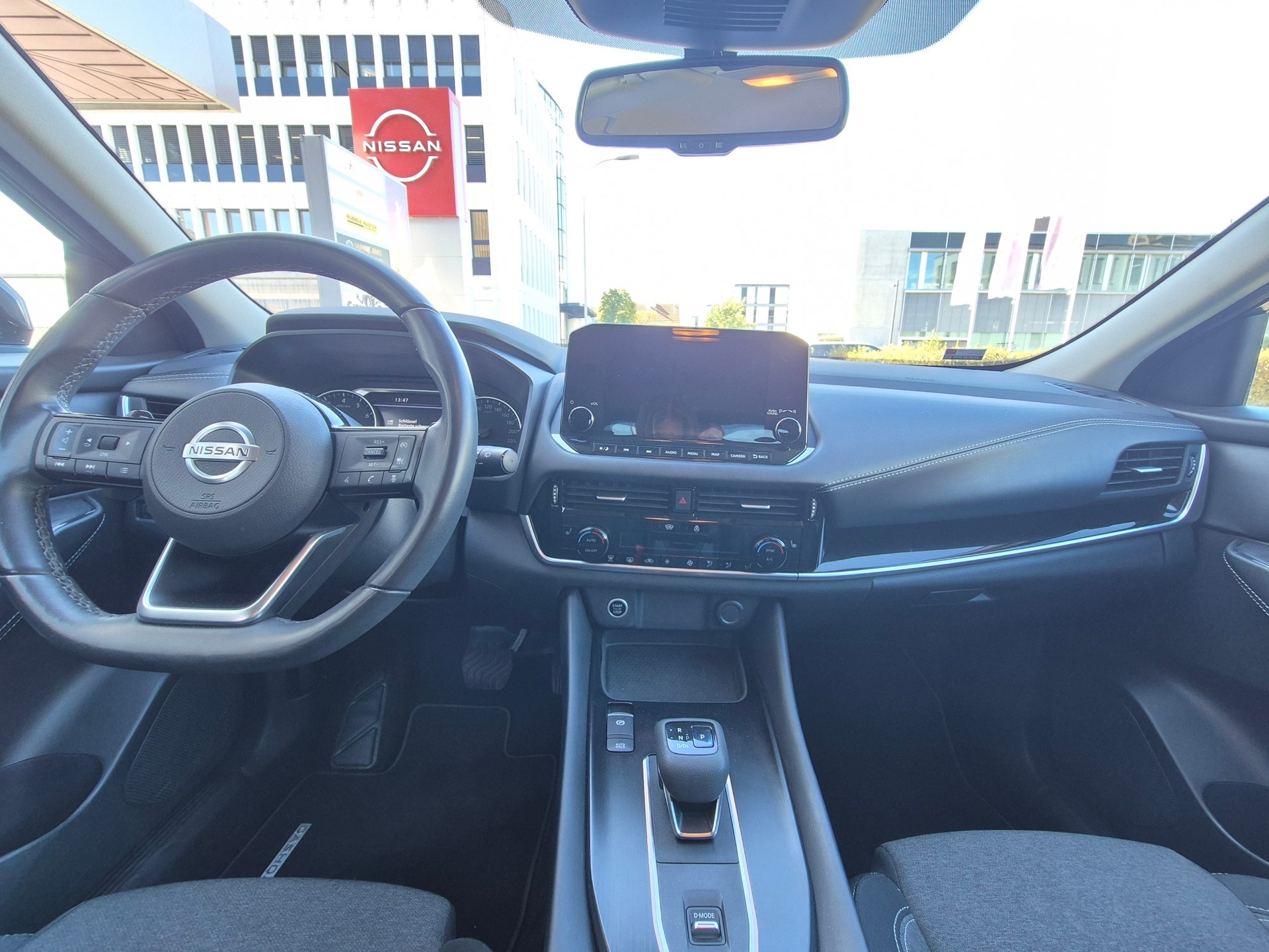 NISSAN Qashqai 1.3 DIG-T MHEV N-Connecta Xtronic-image-5