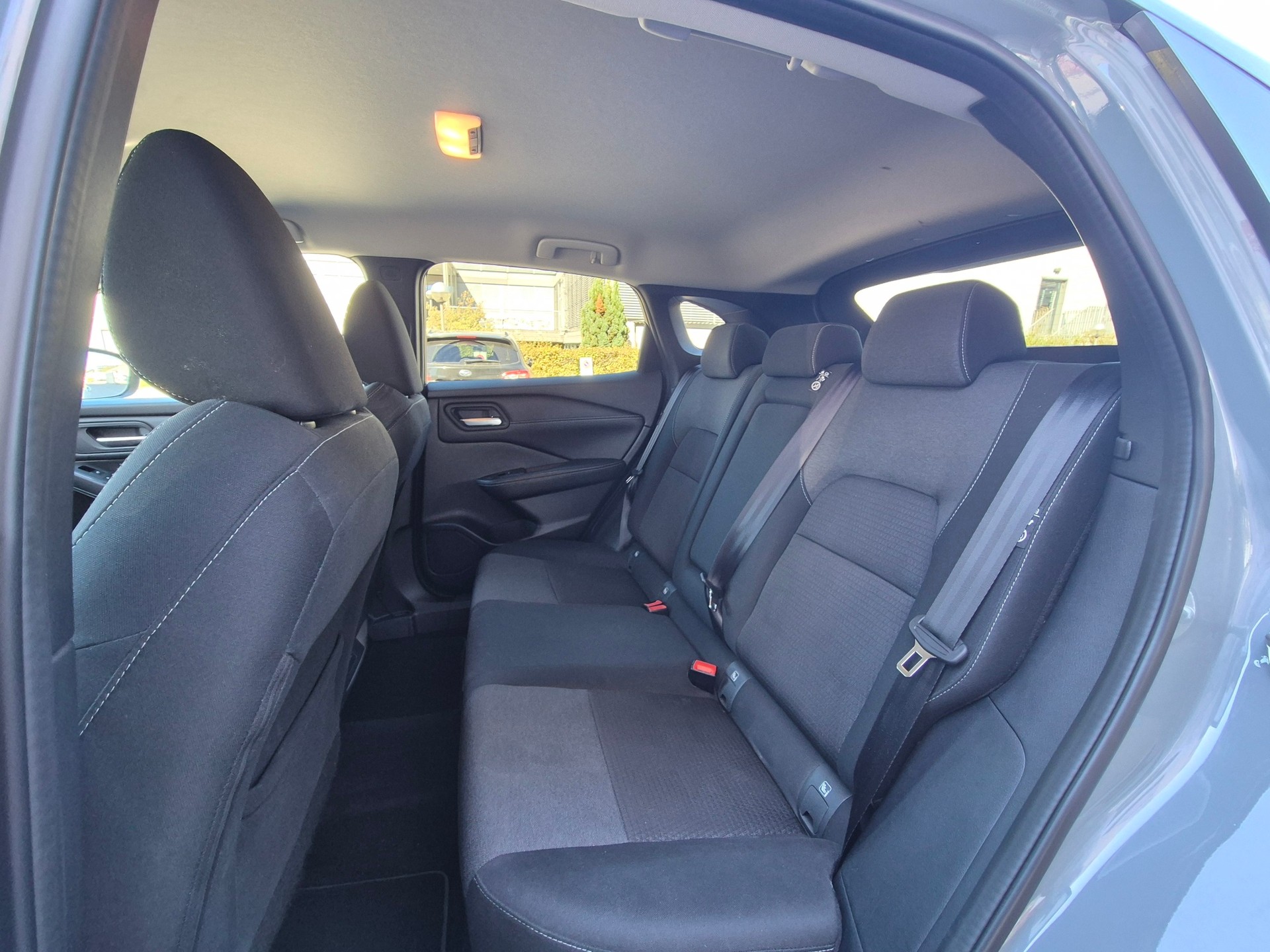 NISSAN Qashqai 1.3 DIG-T MHEV N-Connecta Xtronic-image-4