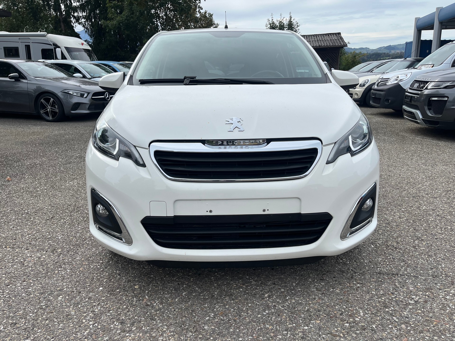 PEUGEOT 108 1.2 VTi Allure-image-1