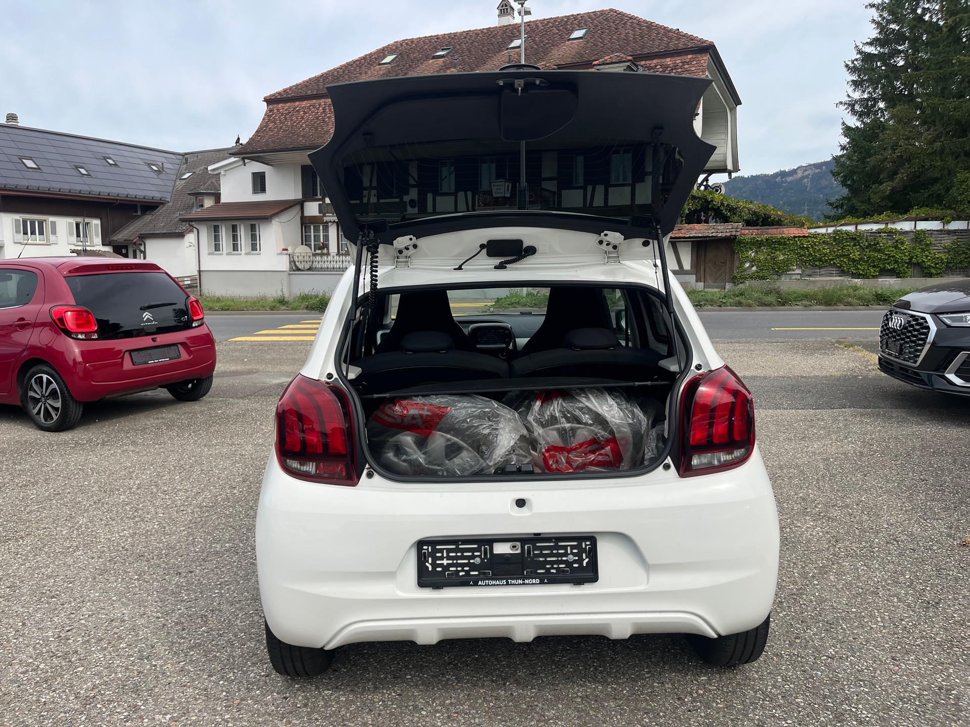 PEUGEOT 108 1.2 VTi Allure-image-11